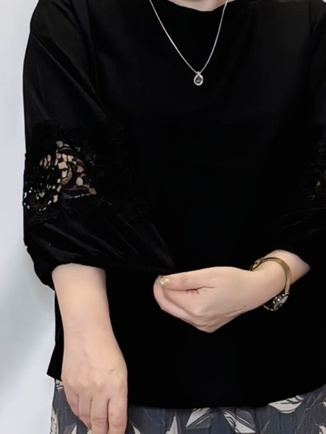 たみさんの「SHOO･LA･RUE｜【洗濯機可/S-LL/洗濯後しわになりにくい】刺繍レースで高見え インせず決まる主役ブラウス」を使ったコーディネート