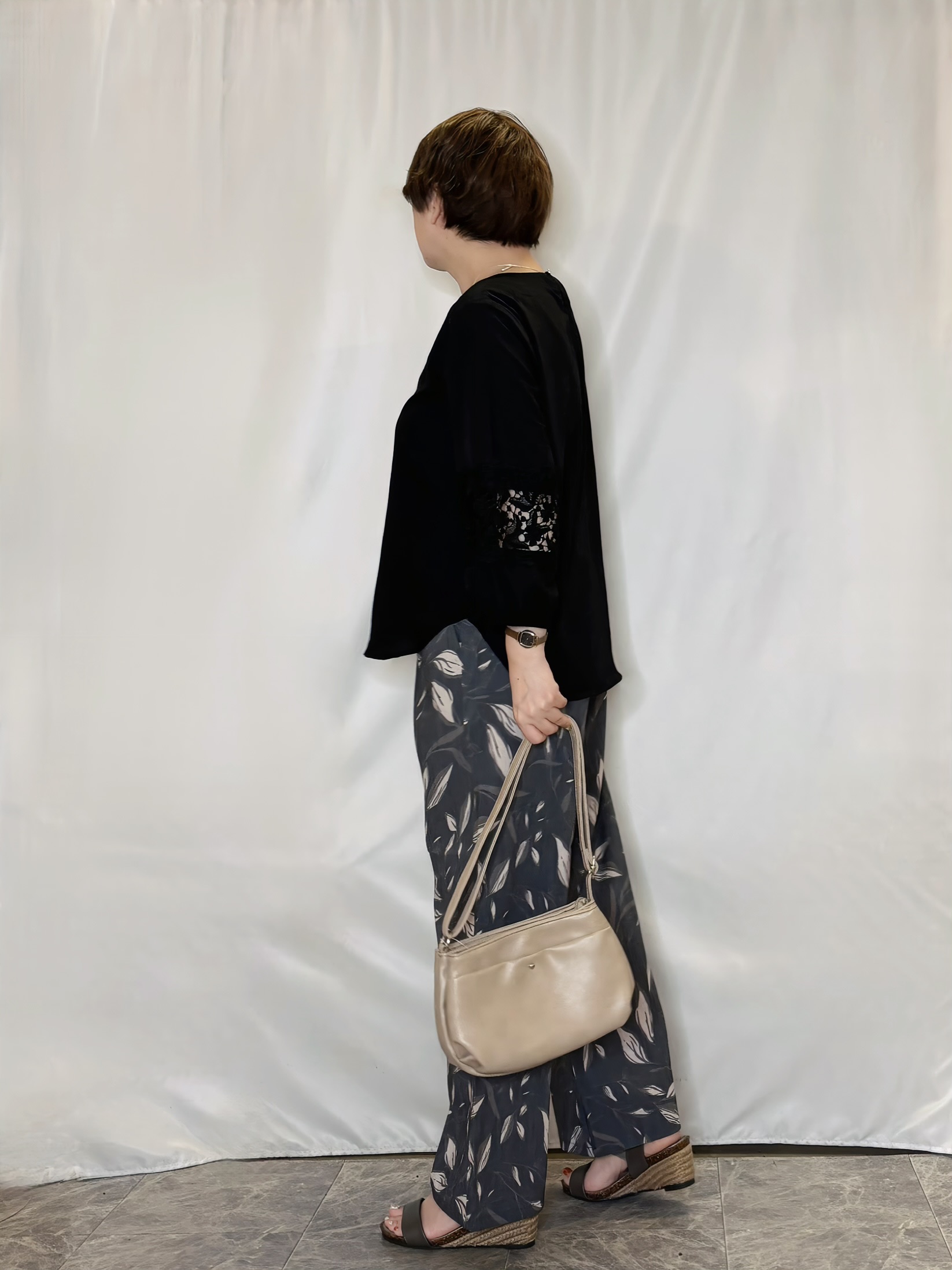 たみさんの「SHOO･LA･RUE｜【洗濯機可/S-LL/洗濯後しわになりにくい】刺繍レースで高見え インせず決まる主役ブラウス」を使ったコーディネート