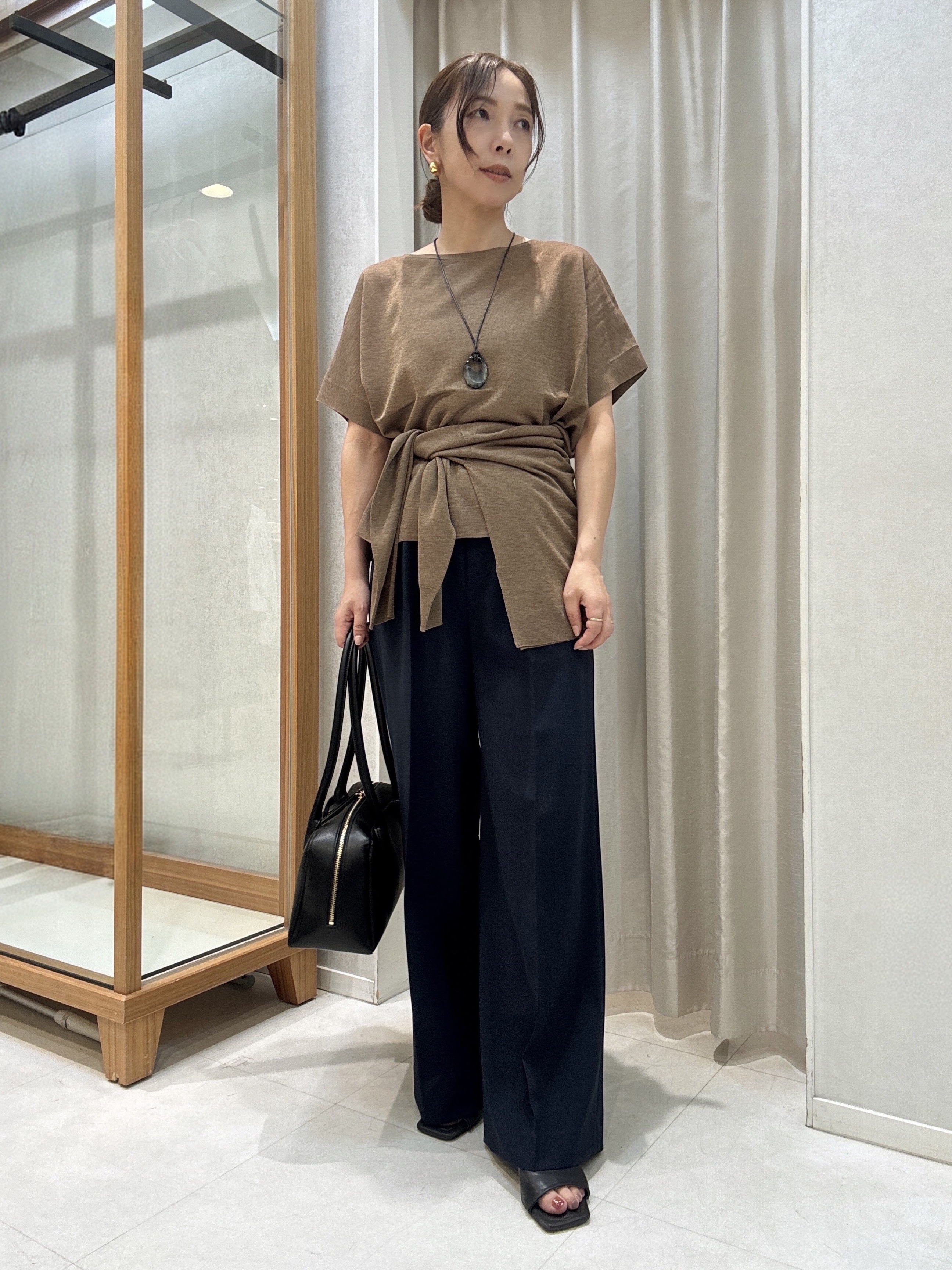 tomoさんの「UNTITLED｜【アンサンブル可/秋羽織り/シアー】前後2WAYカーディガン」を使ったコーディネート