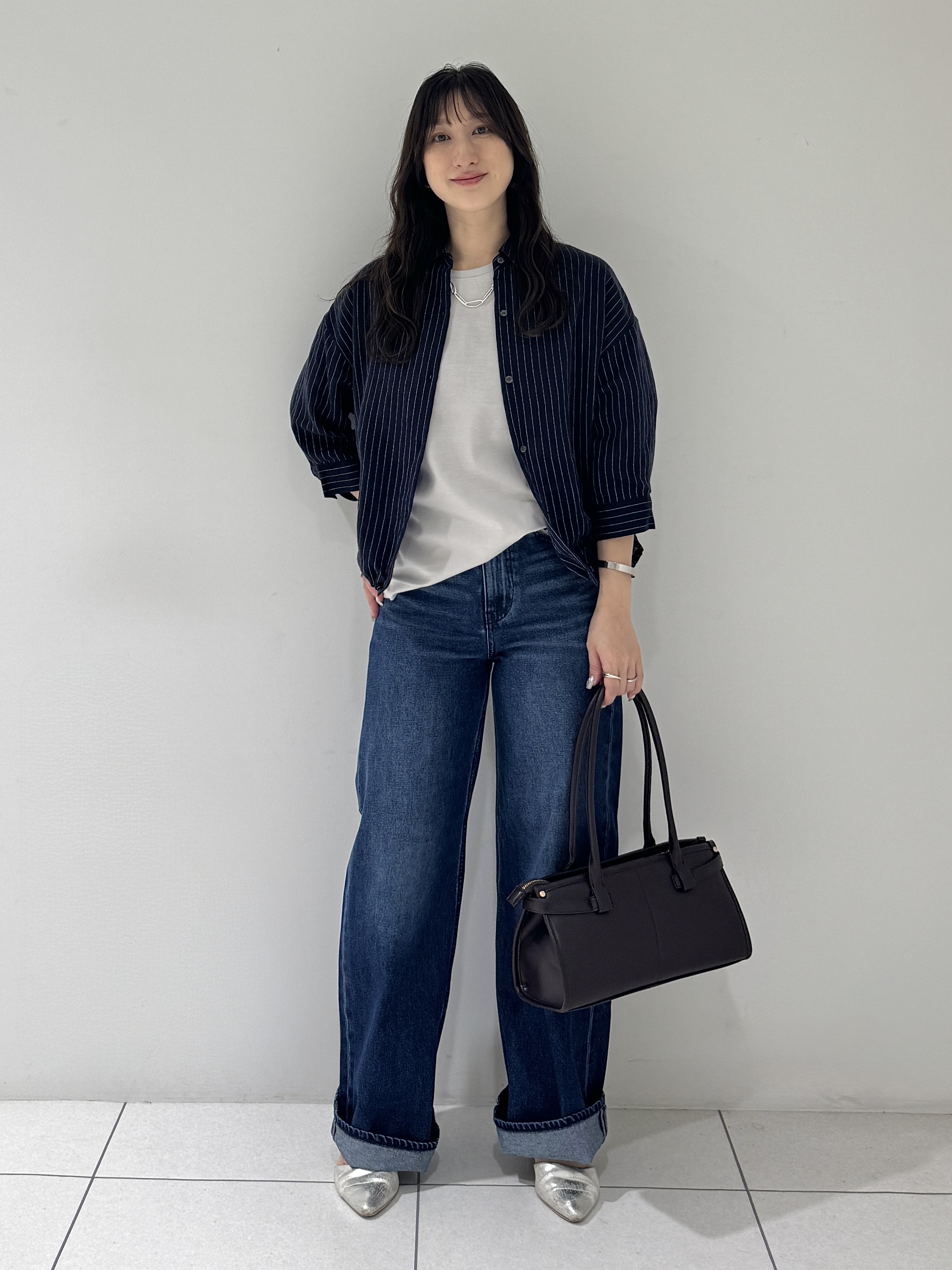 そんさんの「INDIVI｜【シアー／7分袖】体型カバーゆったりシャツ」を使ったコーディネート