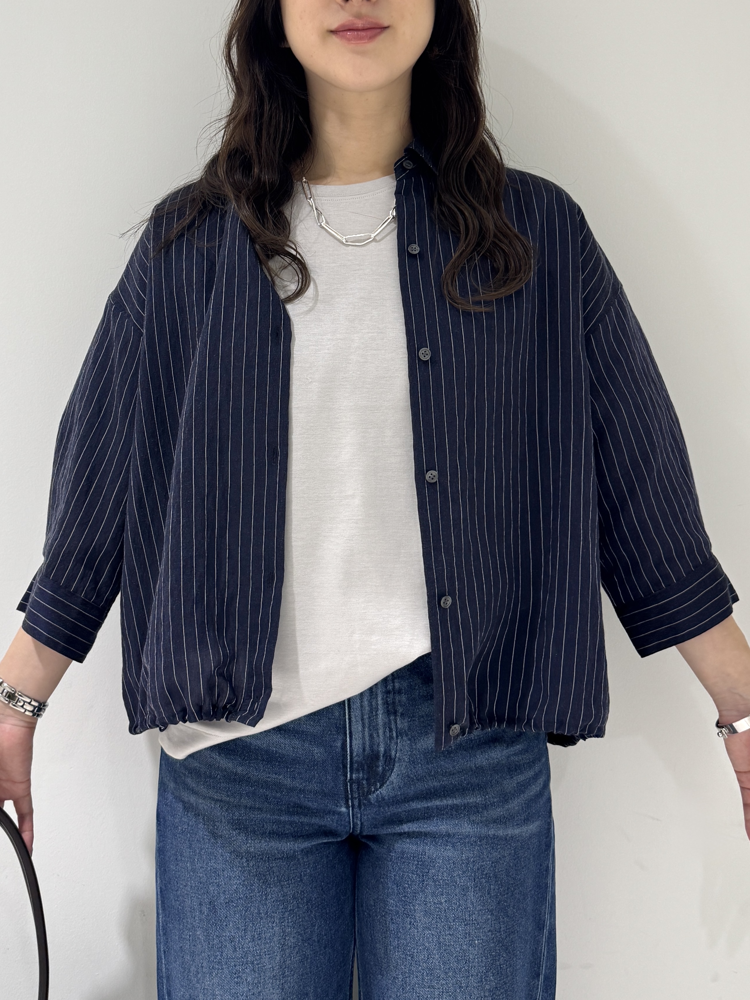 そんさんの「INDIVI｜【シアー／7分袖】体型カバーゆったりシャツ」を使ったコーディネート