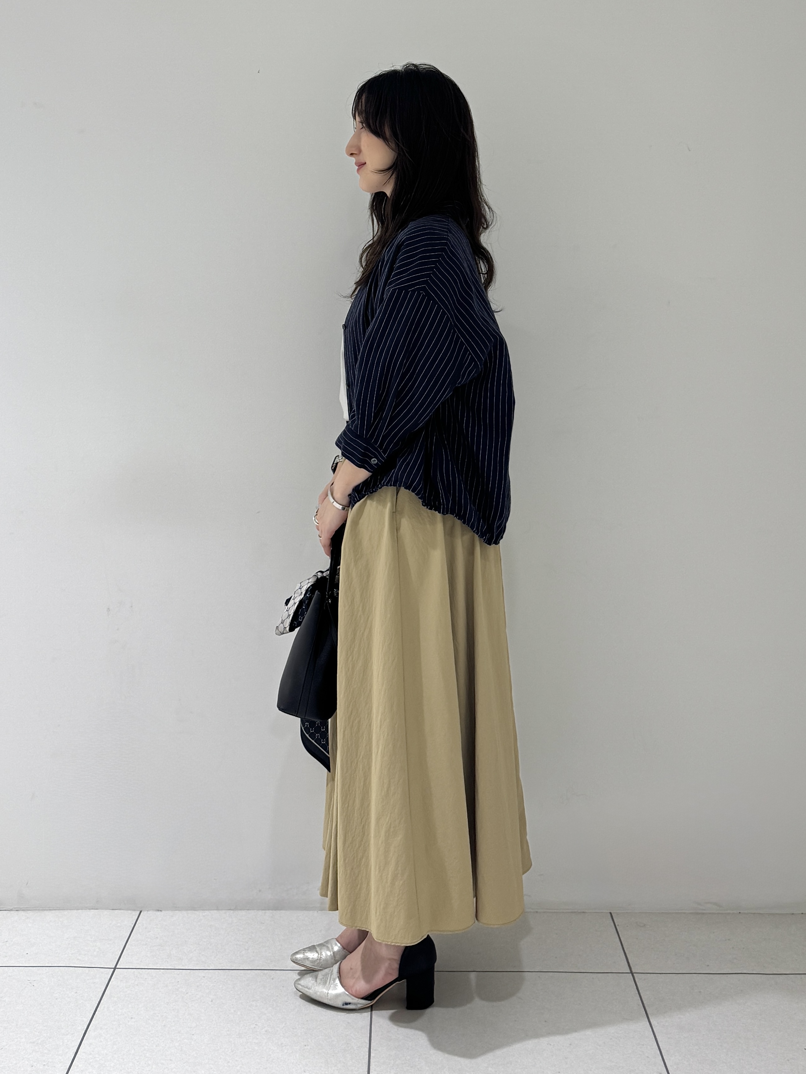 そんさんの「INDIVI｜【シアー／7分袖】体型カバーゆったりシャツ」を使ったコーディネート