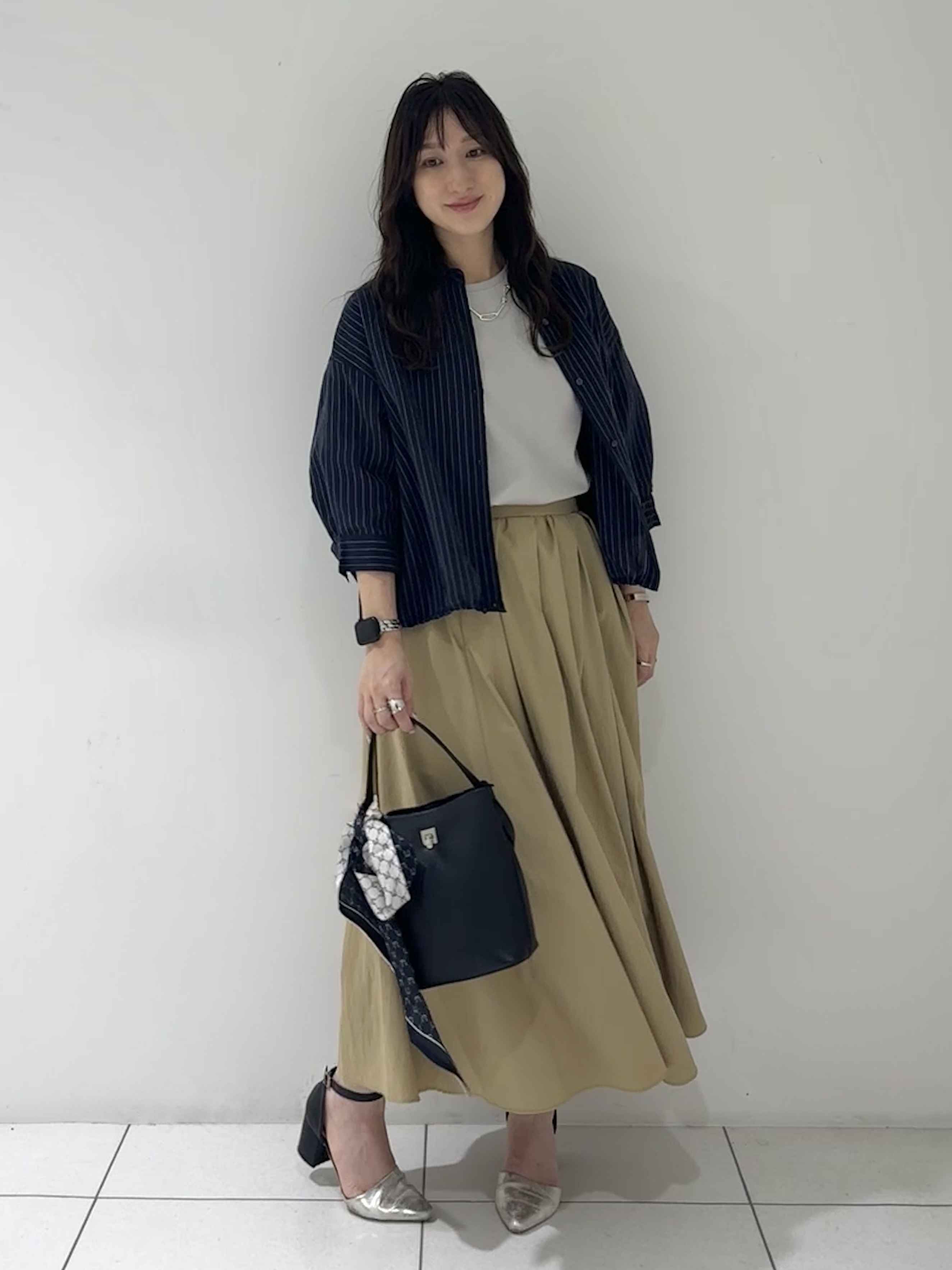 そんさんの「INDIVI｜【シアー／7分袖】体型カバーゆったりシャツ」を使ったコーディネート