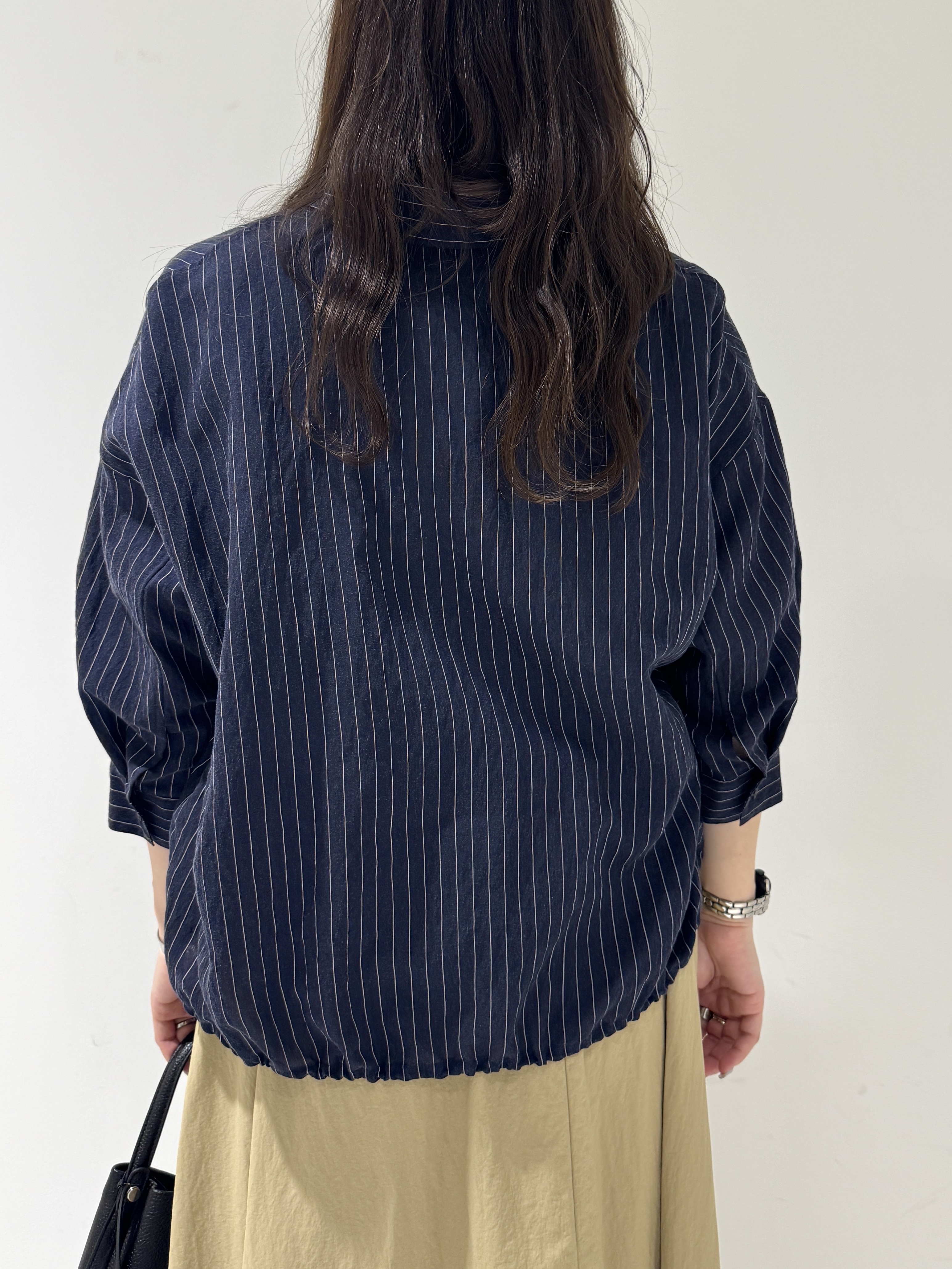 そんさんの「INDIVI｜【シアー／7分袖】体型カバーゆったりシャツ」を使ったコーディネート