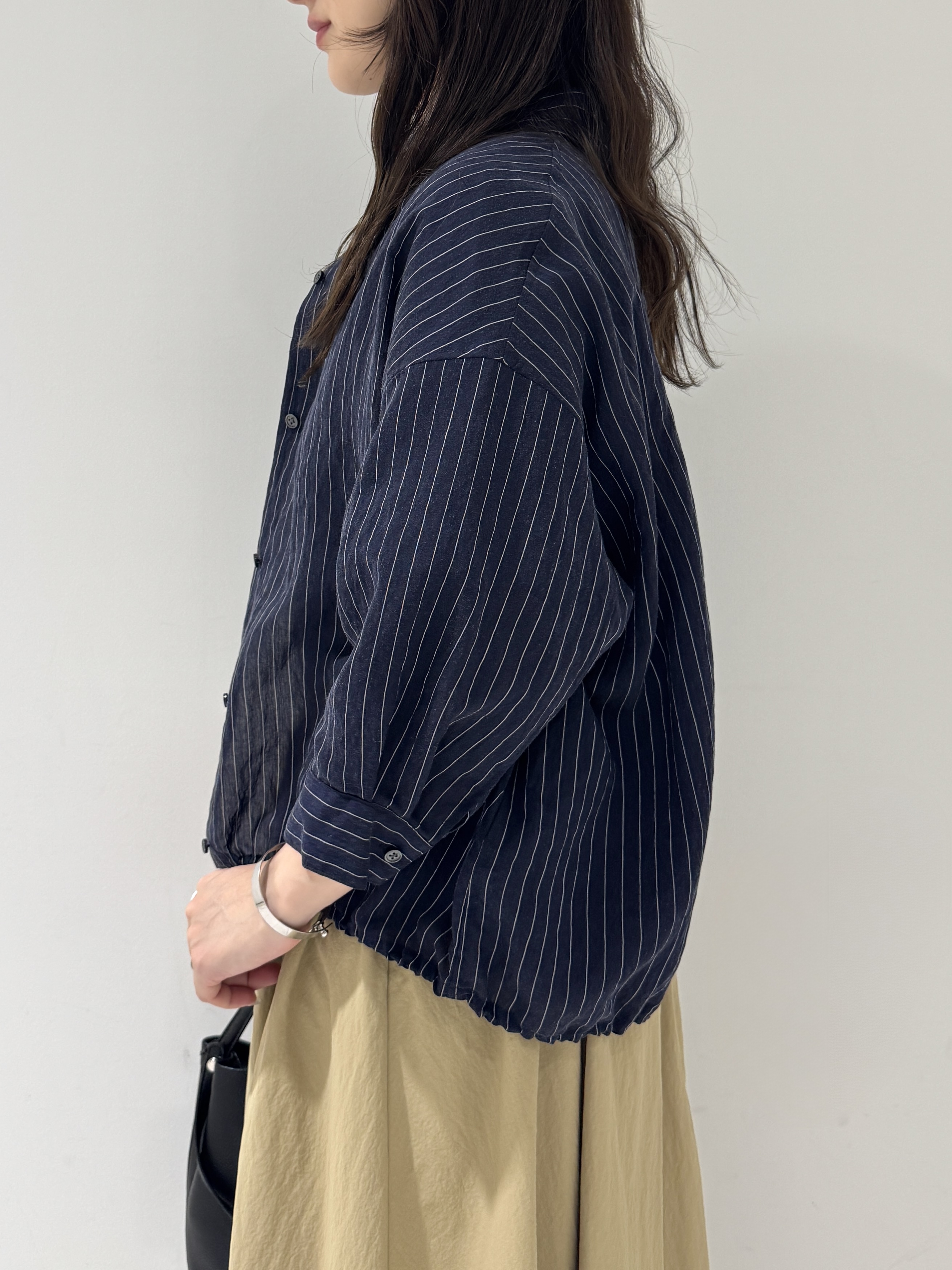 そんさんの「INDIVI｜【シアー／7分袖】体型カバーゆったりシャツ」を使ったコーディネート