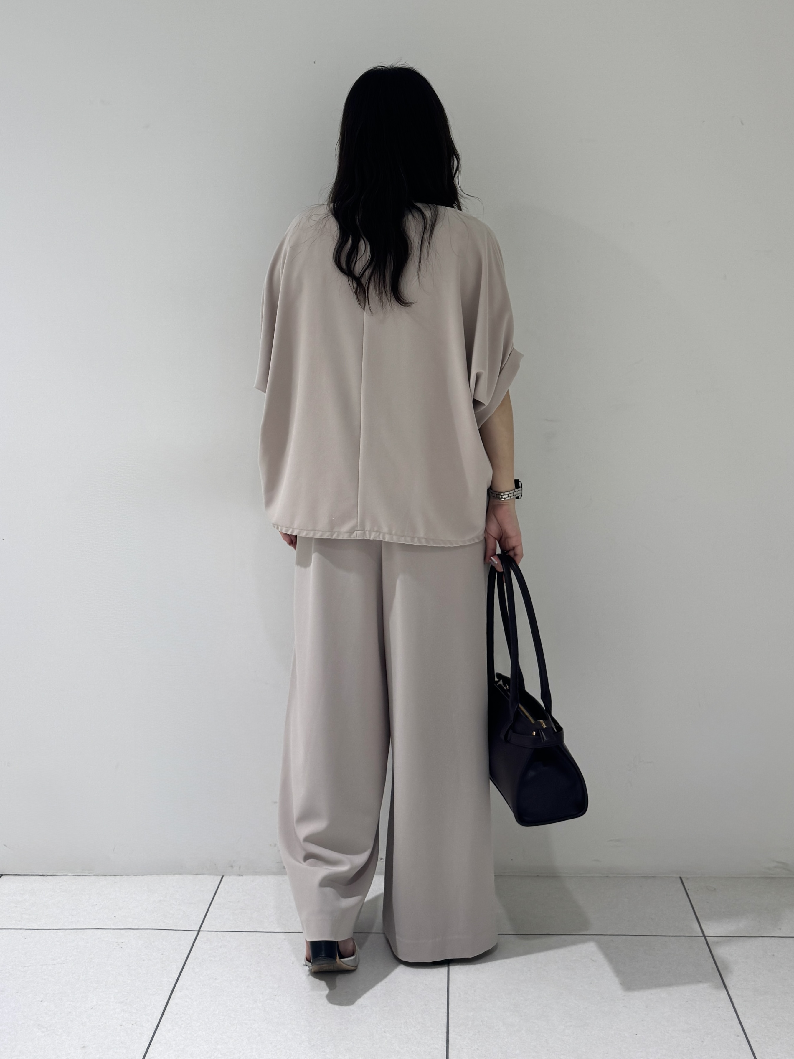 そんさんの「INDIVI｜【夏羽織り/着る日傘】ドルマンフォルムブルゾン」を使ったコーディネート