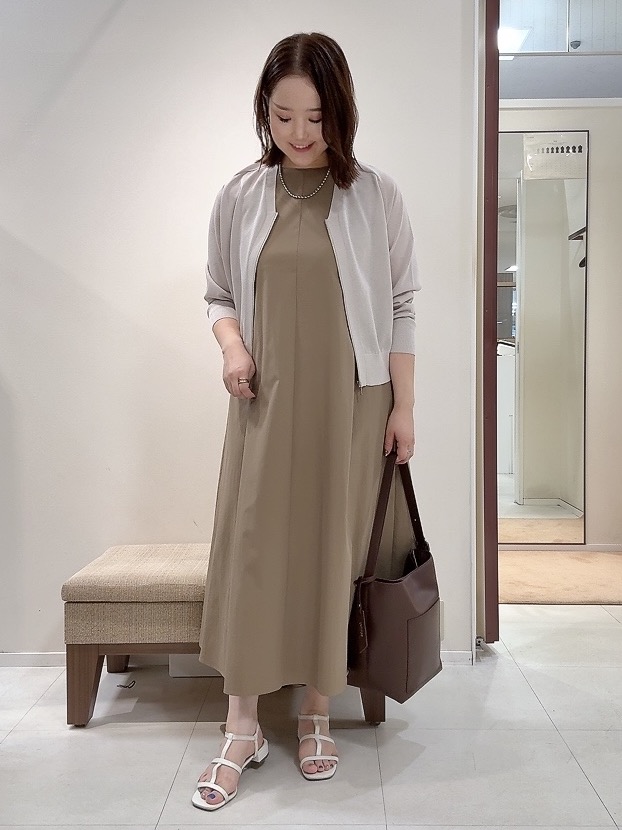 YUIさんの「UNTITLED｜【アンサンブル可/日除け・冷房対策】シアーレーヨンZIPカーディガン」を使ったコーディネート