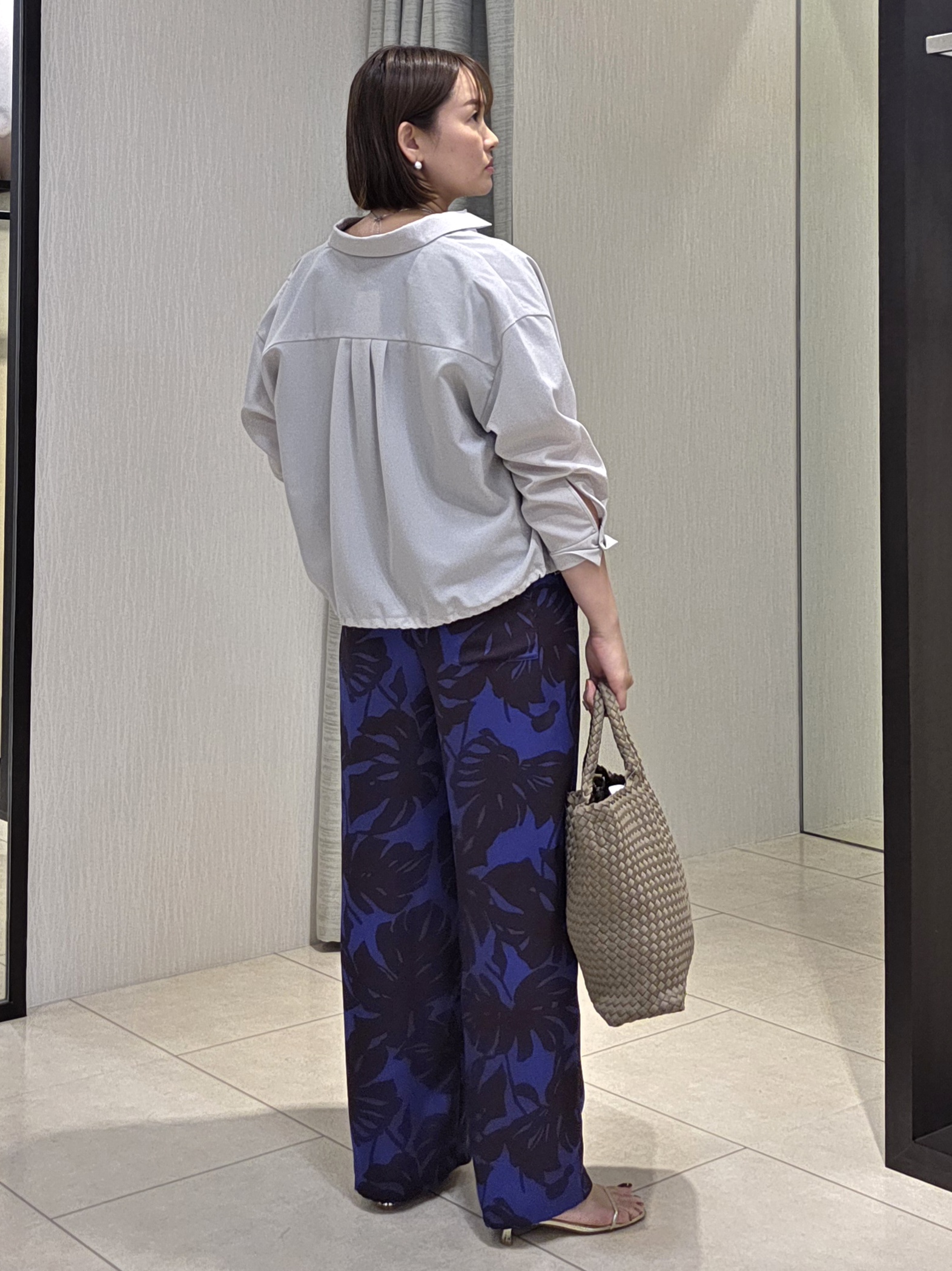 naokoさんの「UNTITLED｜【秋羽織り/セットアップ可/UVカット】エアリークールドロストシャツ」を使ったコーディネート