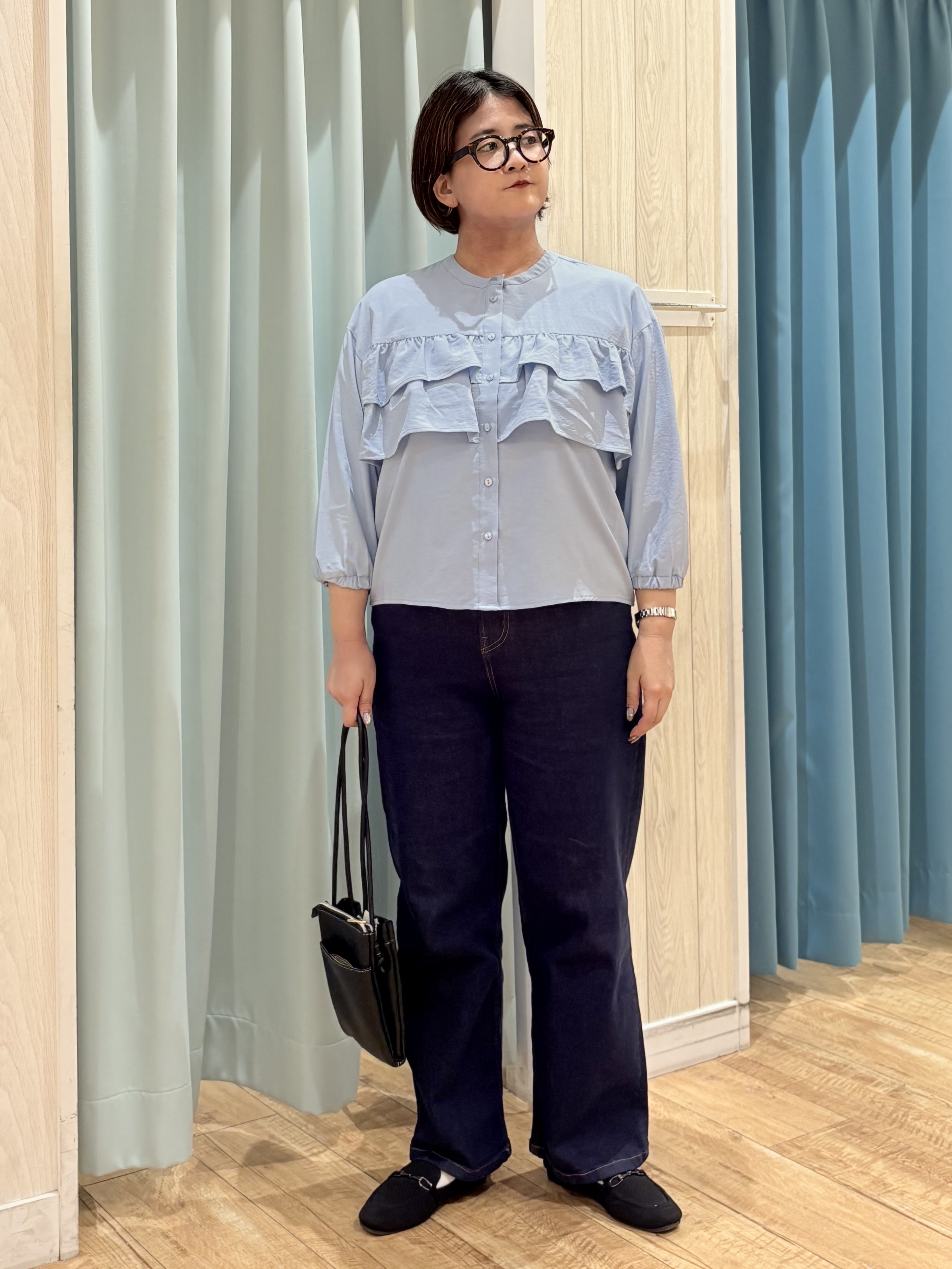 砂糖さんの「SHOO･LA･RUE｜【S-LL/洗濯機可】1枚で華やか ティアードフリルブラウス」を使ったコーディネート