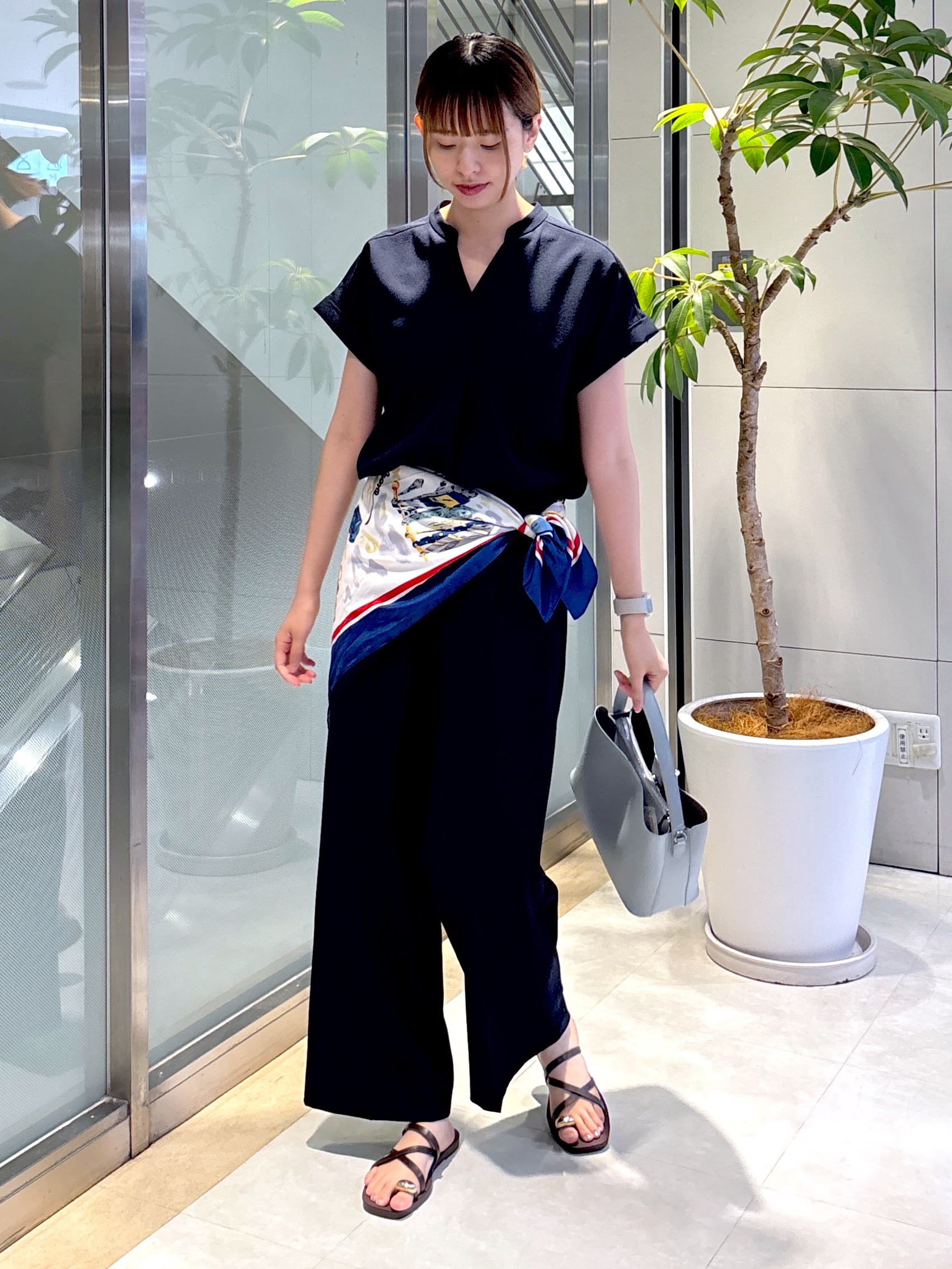 yukaさんの「UNTITLED｜【セットアップ可/UVカット】エアリークールブラウス」を使ったコーディネート