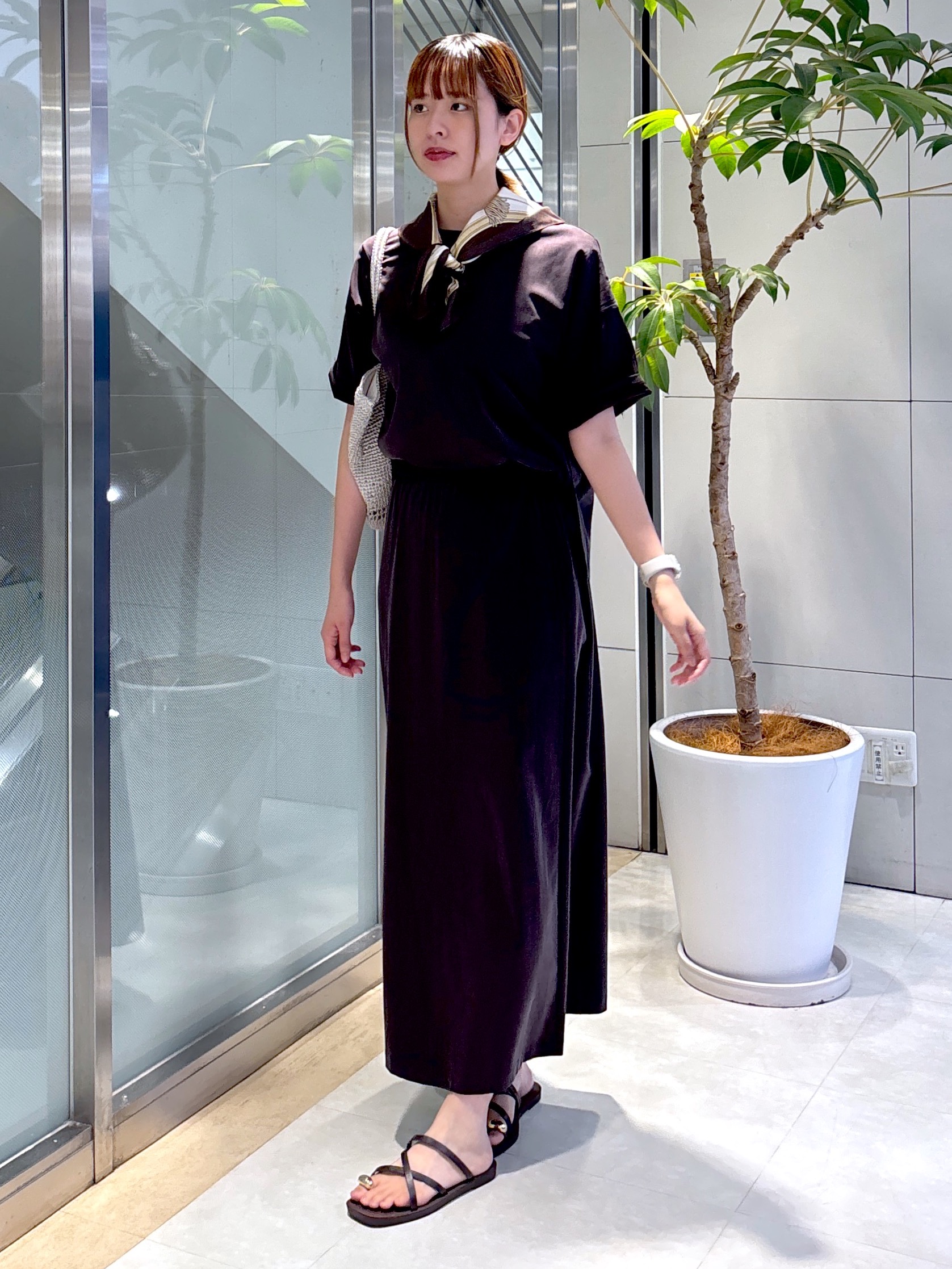 yukaさんの「UNTITLED｜【きれいめTシャツ/セットアップ可】ヴィンテージライクプルオーバー」を使ったコーディネート