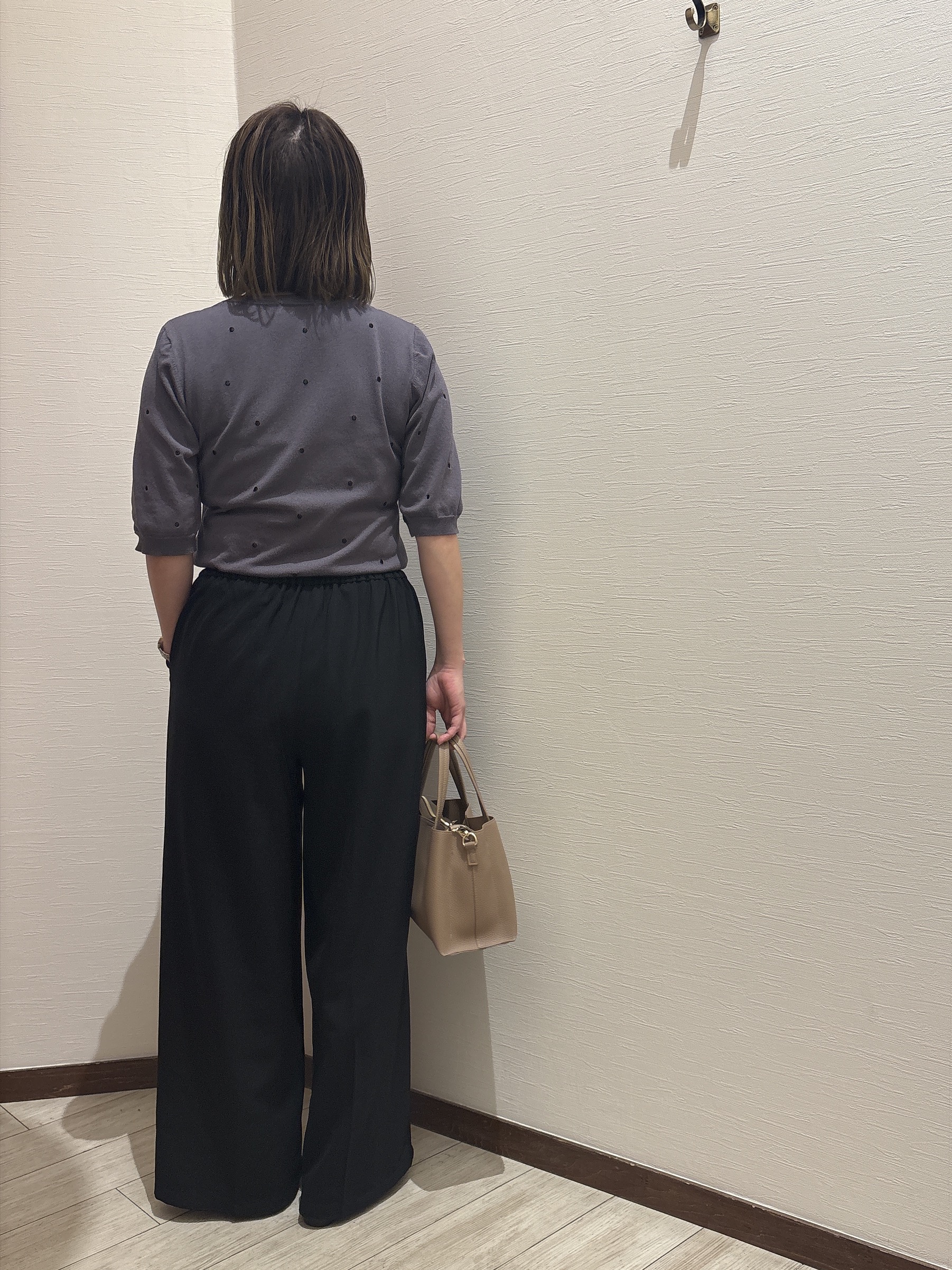Chinaさんの「SHOO･LA･RUE｜【着丈選べる/洗濯後しわになりにくい/S-LL】大人の上品シルエット センタープレスタックワイドパン」を使ったコーディネート