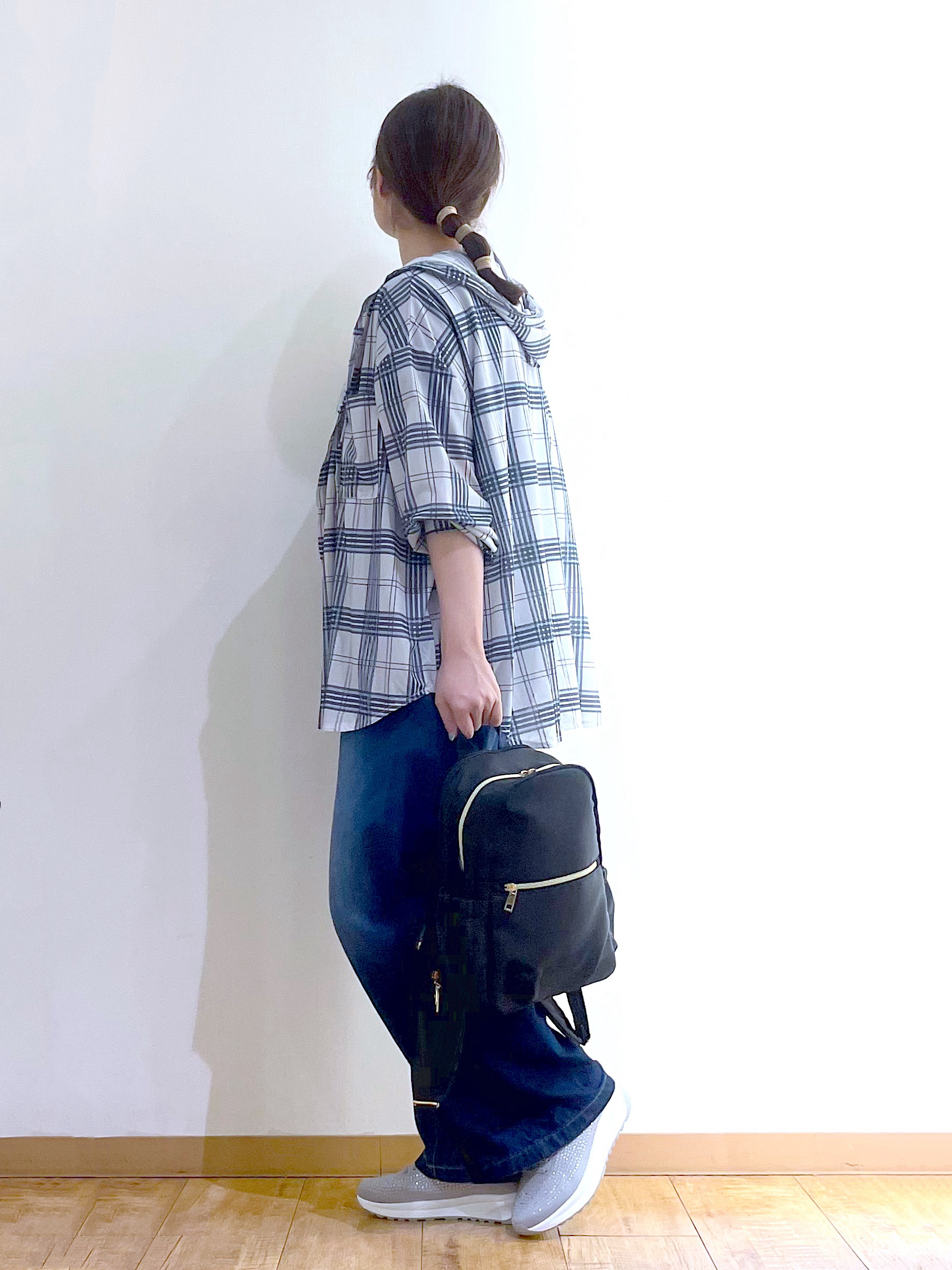 かのさんの「SHOO･LA･RUE｜【洗濯機可/体型カバー】程よい透け感の ゆるシア―シャツパーカ」を使ったコーディネート