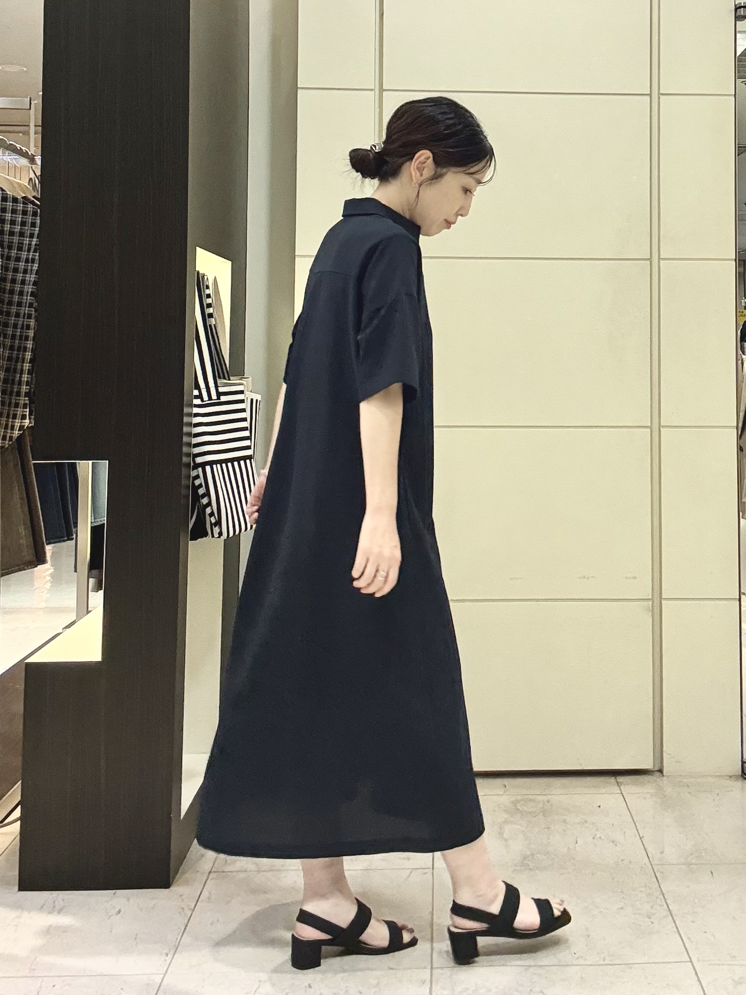mori.さんの「UNTITLED｜【初秋も活躍/UVカット/接触冷感】エアリークールワンピース」を使ったコーディネート