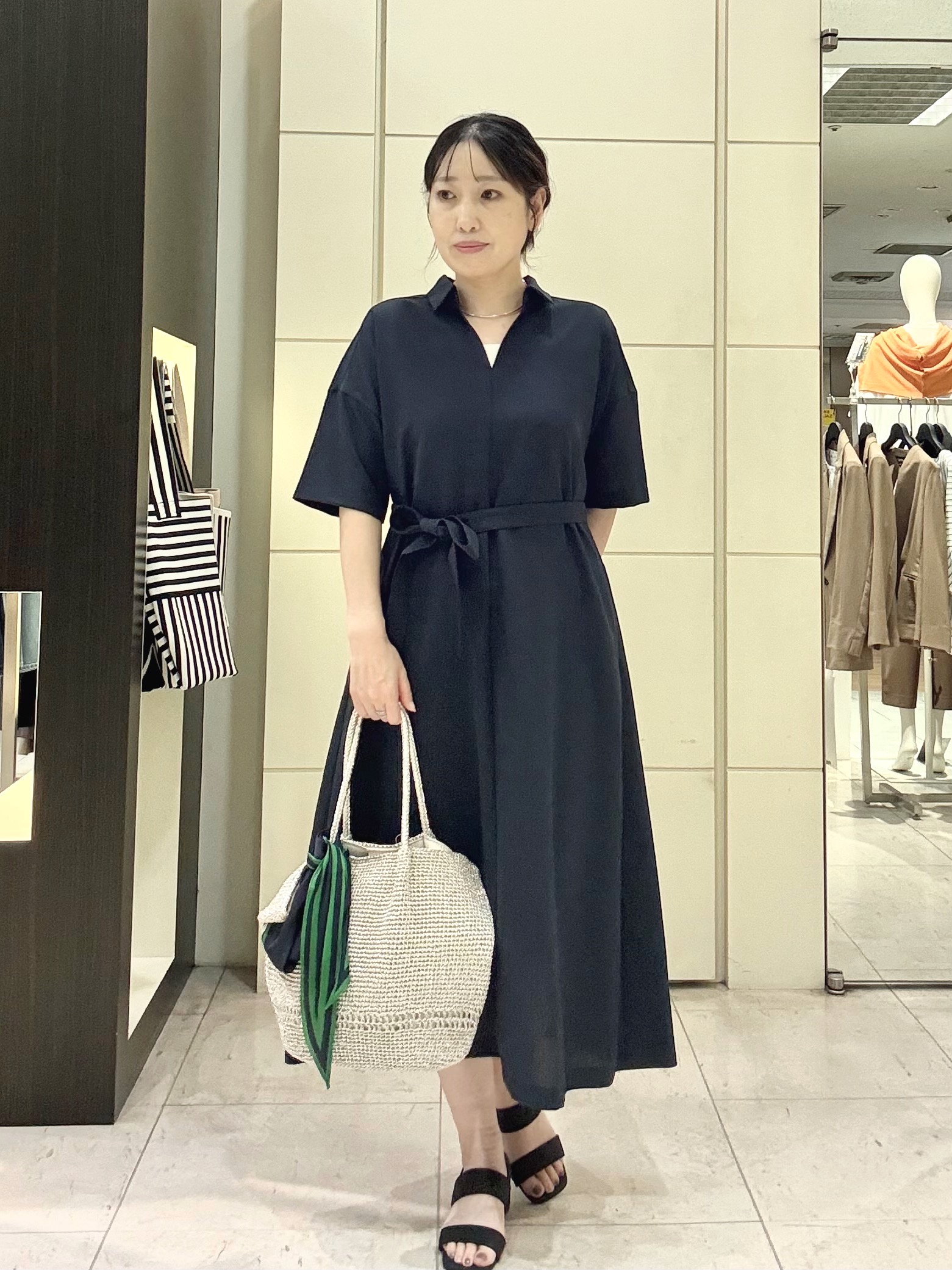 mori.さんの「UNTITLED｜【初秋も活躍/UVカット/接触冷感】エアリークールワンピース」を使ったコーディネート