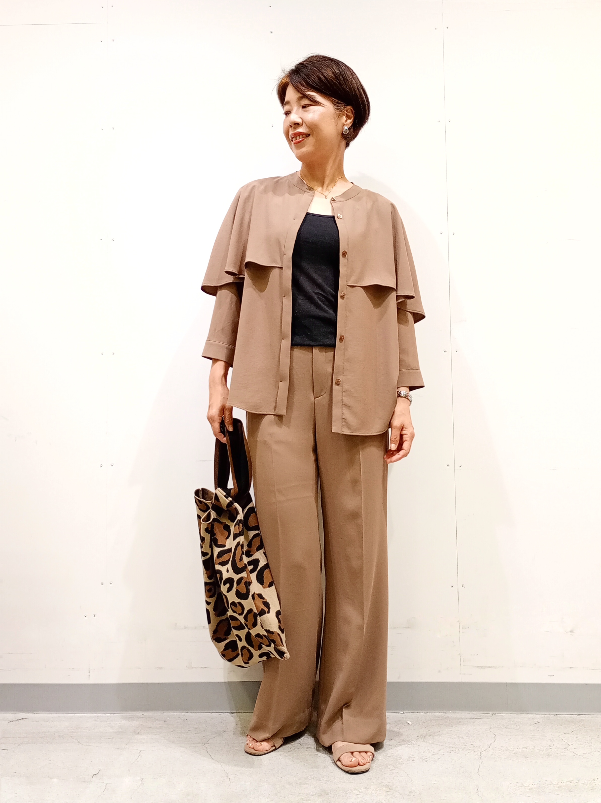 Kさんの「INDIVI｜【シアー／軽羽織】ドルマン袖ニットカーディガン」を使ったコーディネート