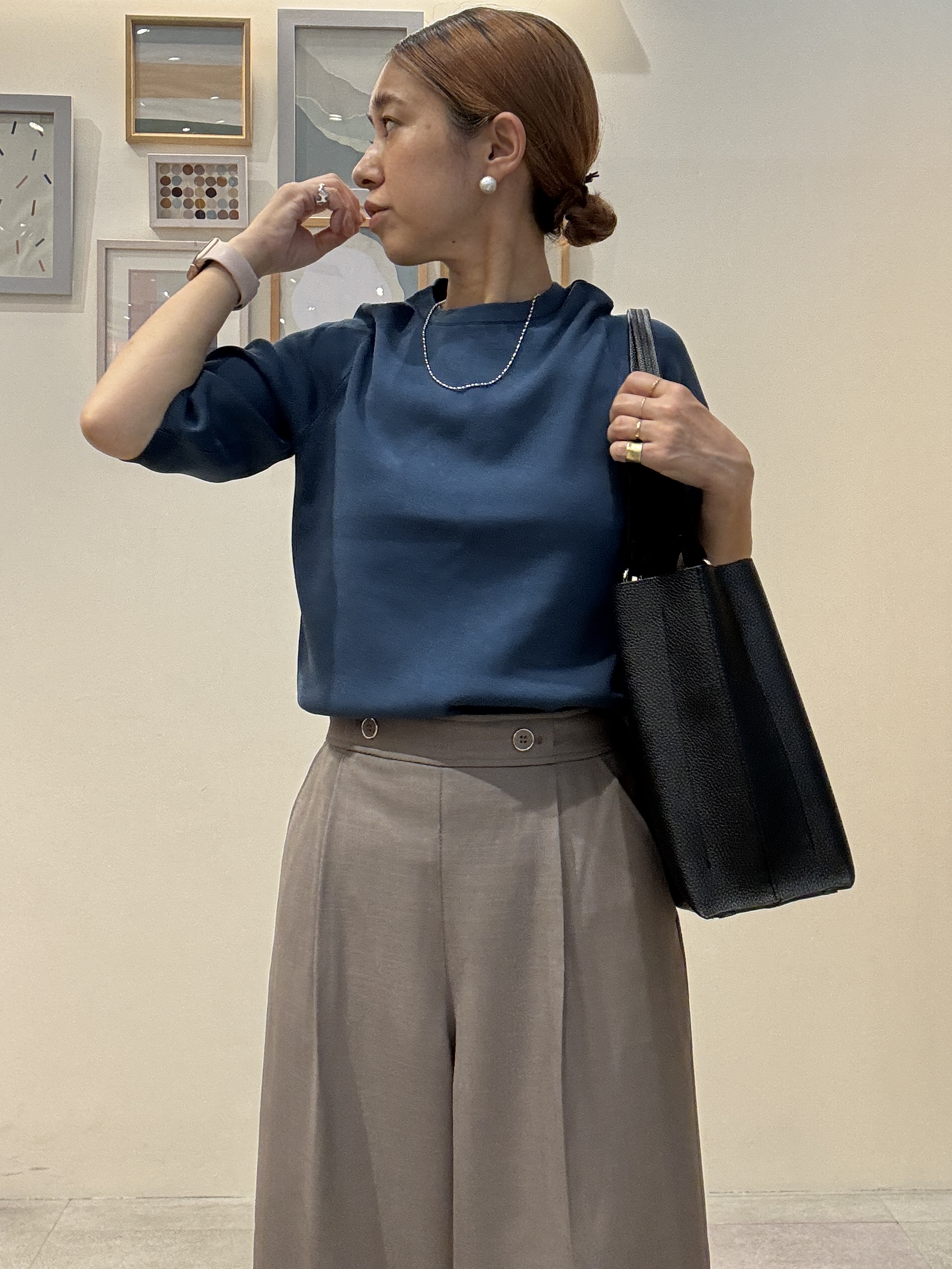 たけぴさんの「SHOO･LA･RUE｜【ガンガン洗える/毛玉になりにくい】二の腕見せない 5分袖ニット」を使ったコーディネート