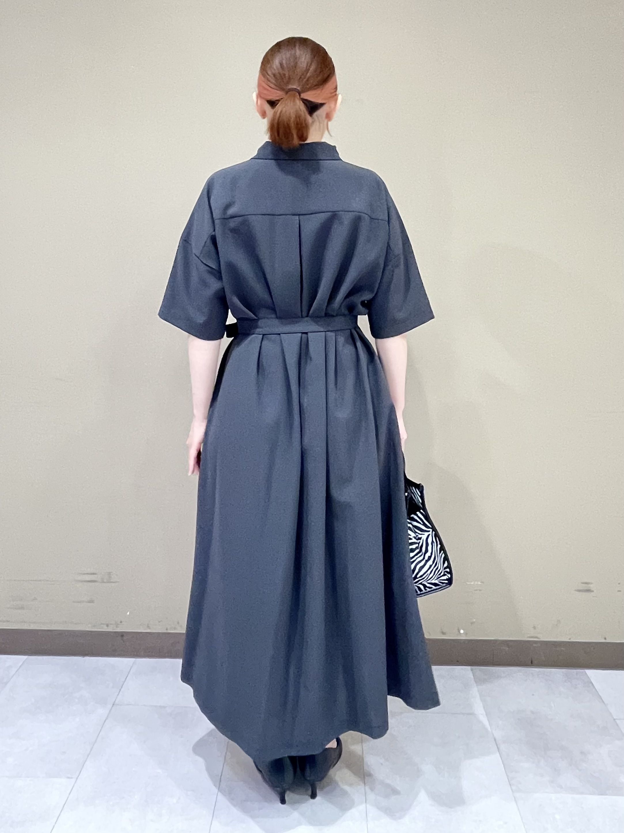 Tomoさんの「UNTITLED｜【残暑も快適/UVカット/接触冷感】エアリークールワンピース」を使ったコーディネート