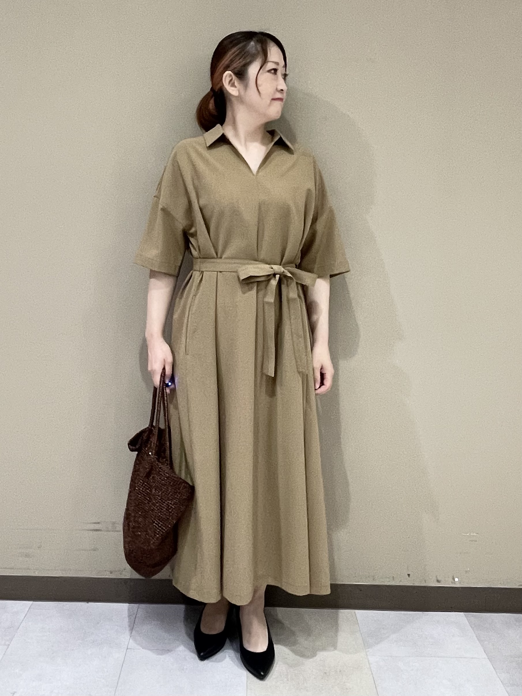 Tomoさんの「UNTITLED｜【残暑も快適/UVカット/接触冷感】エアリークールワンピース」を使ったコーディネート