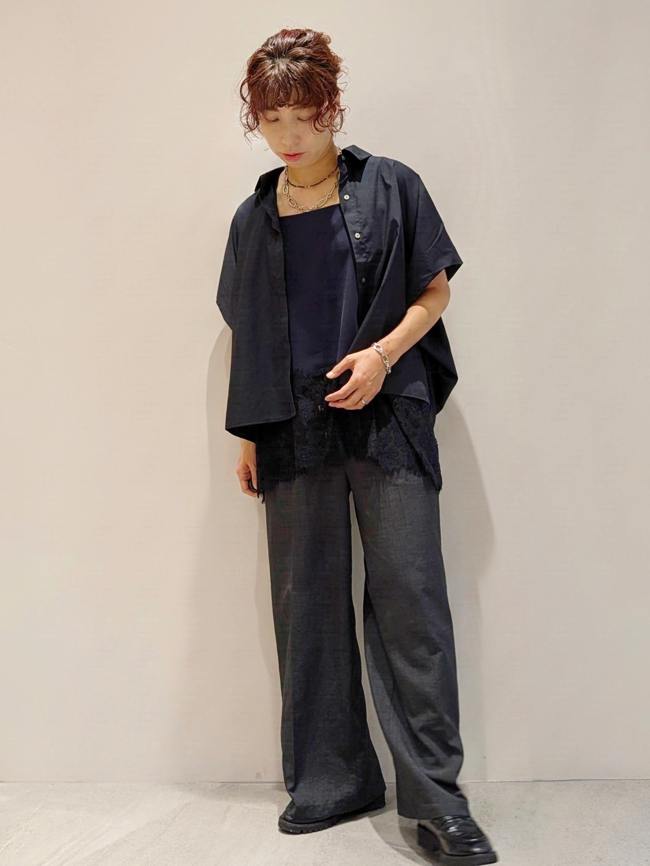 4410さんの「OPAQUE.CLIP｜タックニュアンスフォルムシャツ【洗濯機OK】」を使ったコーディネート