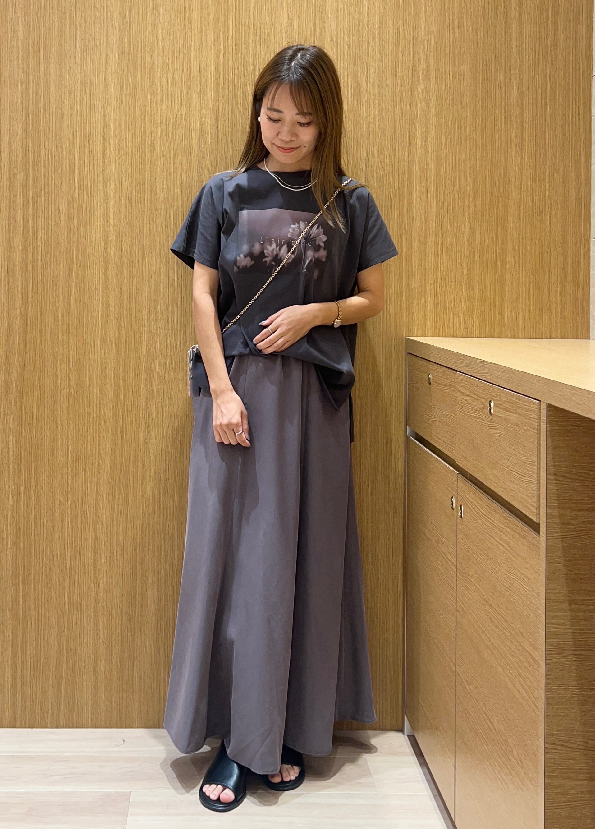 meeさんの「OPAQUE.CLIP｜フォトプリントTシャツ【洗濯機OK】」を使ったコーディネート