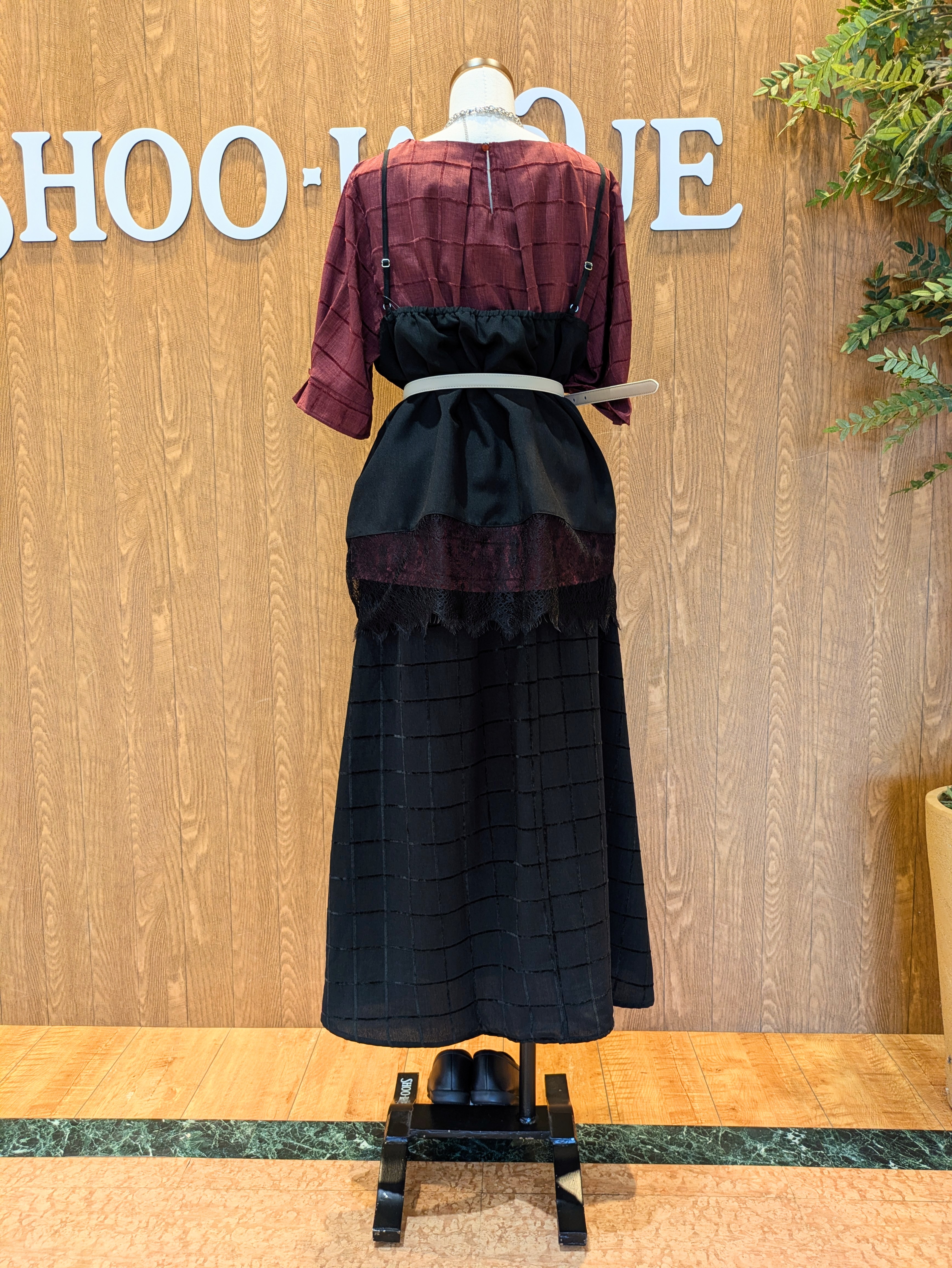 MARIEさんの「SHOO･LA･RUE｜【セットアップ可/S-LL】1枚で秋気分 モールチェックタックスリーブ ブラウス」を使ったコーディネート