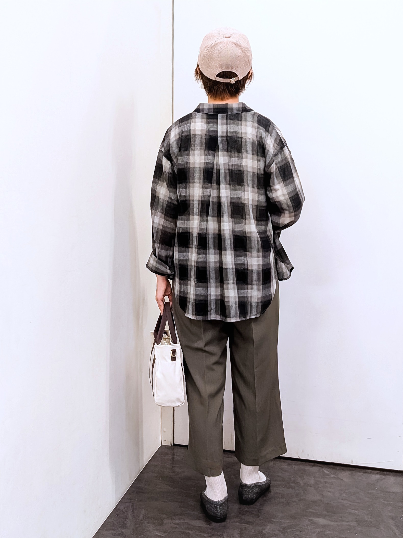 やまちゃんさんの「grove｜シアーオンブレチェックシャツ」を使ったコーディネート