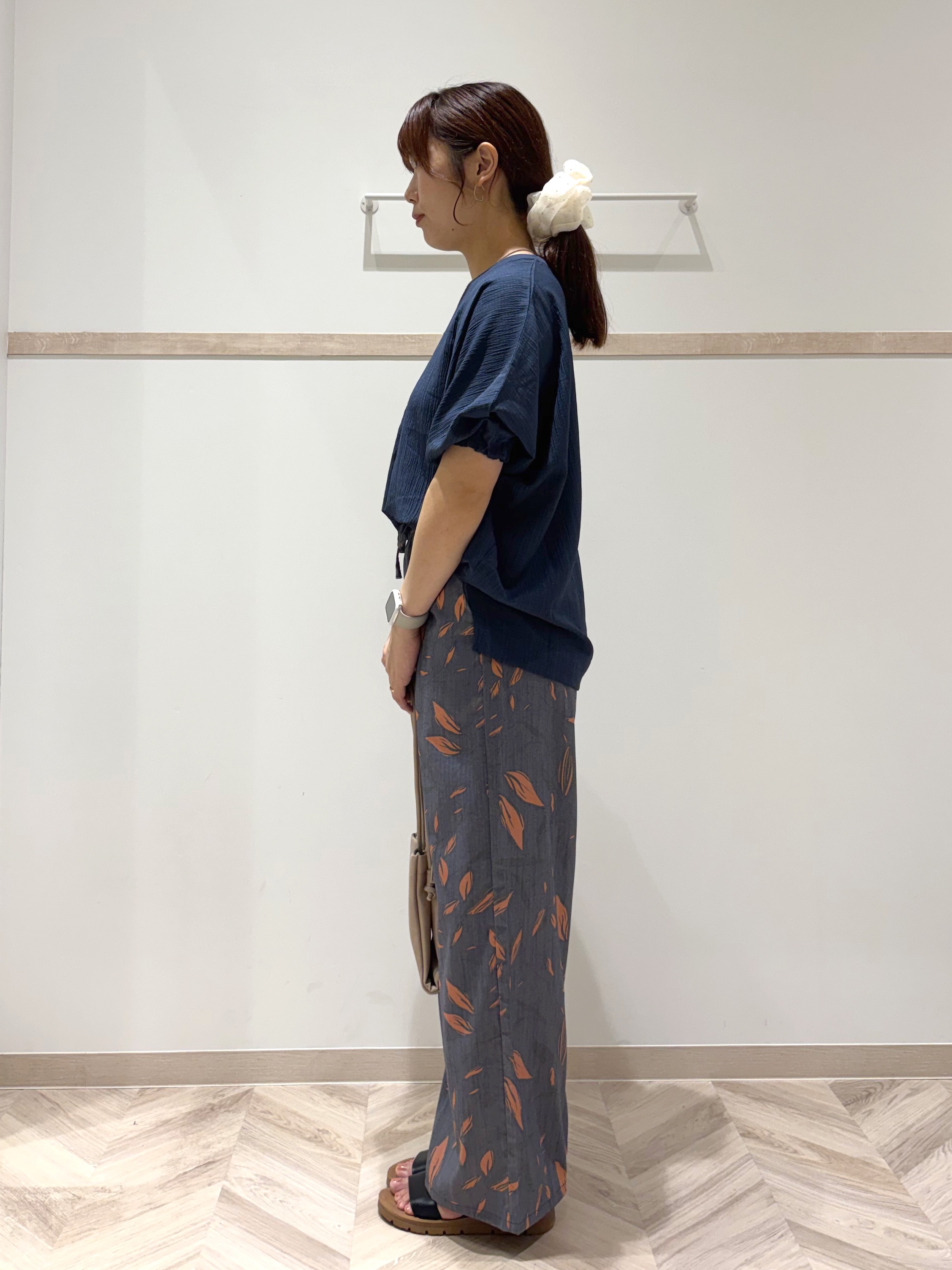donpiさんの「SHOO･LA･RUE｜【インせず着られる/洗濯後しわになりにくい】しぼしぼドルマンブラウス」を使ったコーディネート