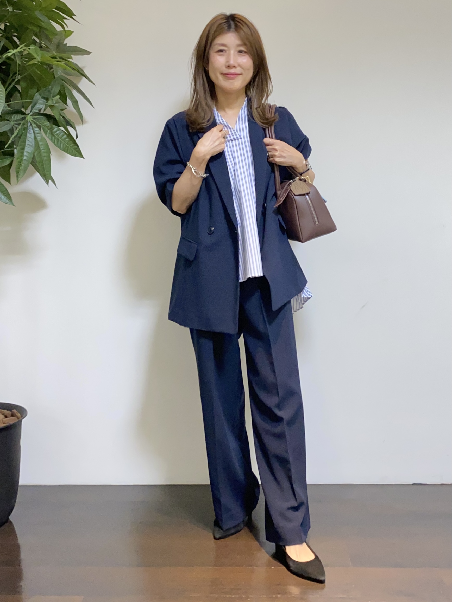tomoさんの「UNTITLED｜【吸水速乾/接触冷感】バックプリーツデザインブラウス」を使ったコーディネート