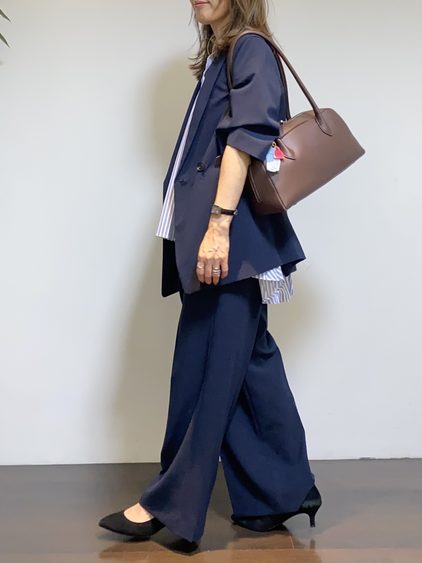 tomoさんの「UNTITLED｜【吸水速乾/接触冷感】バックプリーツデザインブラウス」を使ったコーディネート