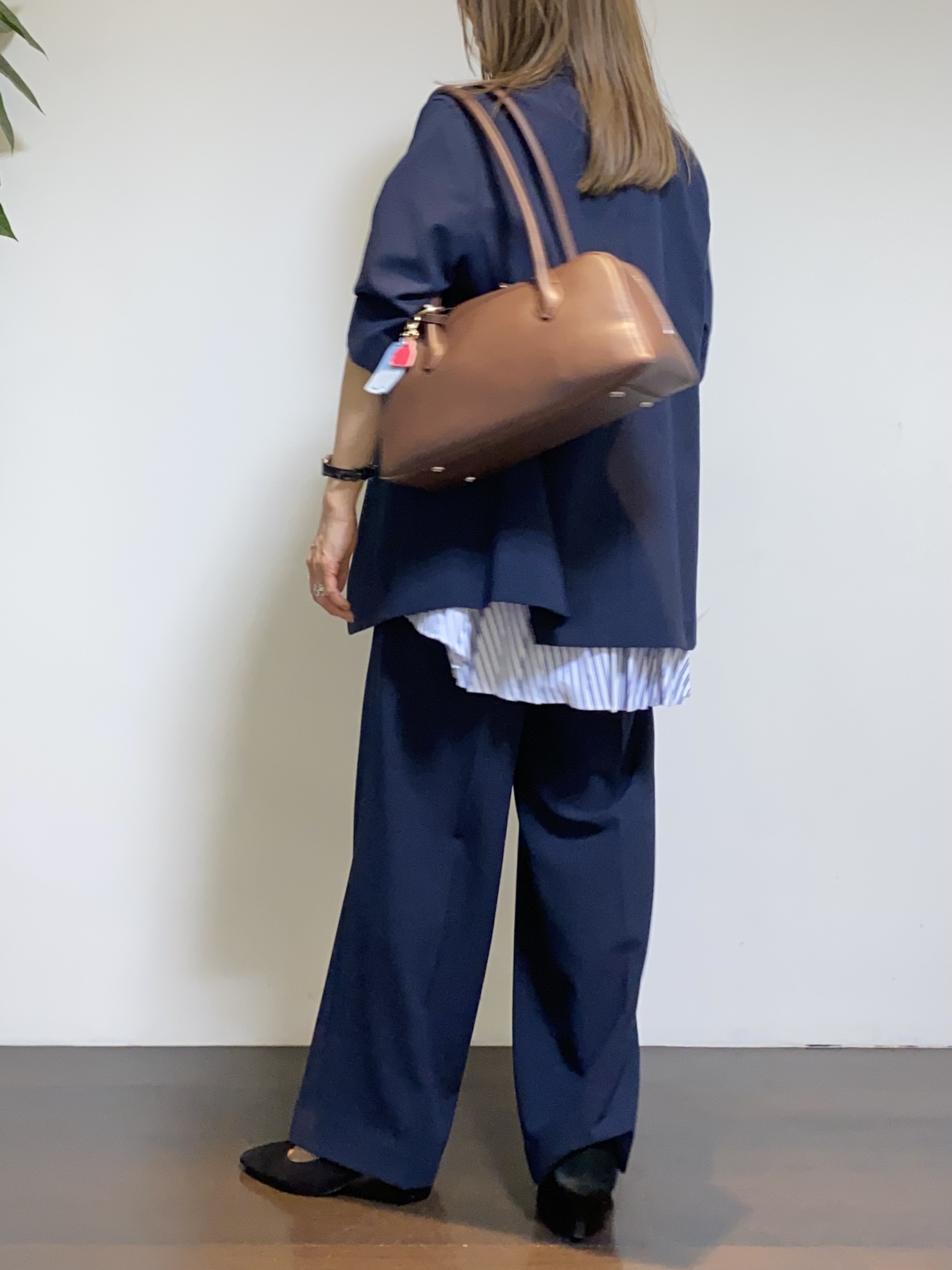 tomoさんの「UNTITLED｜【吸水速乾/接触冷感】バックプリーツデザインブラウス」を使ったコーディネート