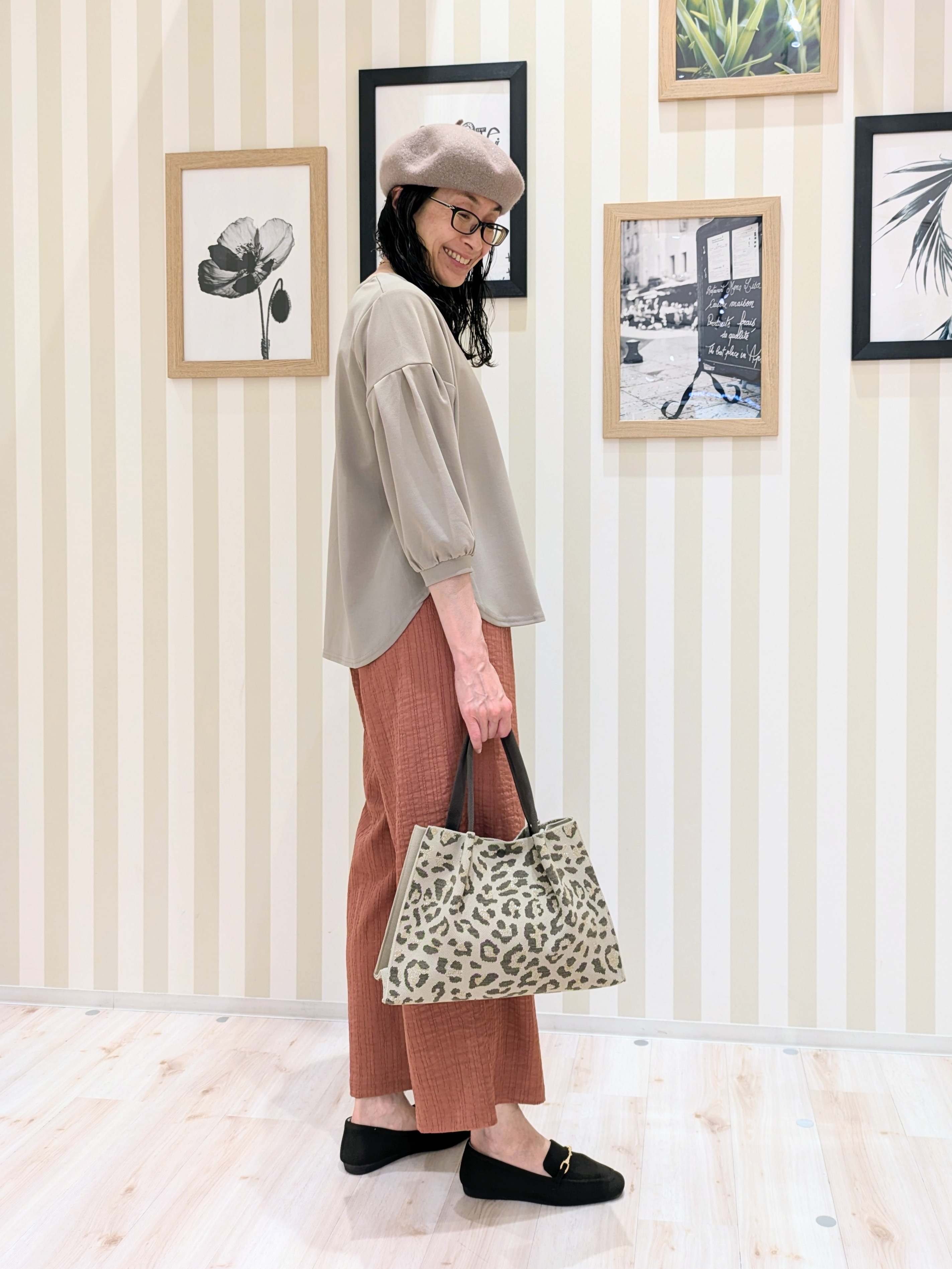 Mikiさんの「SHOO･LA･RUE｜【着丈選べる/2点セット】ネックレス付き やわらか8分袖ブラウス」を使ったコーディネート