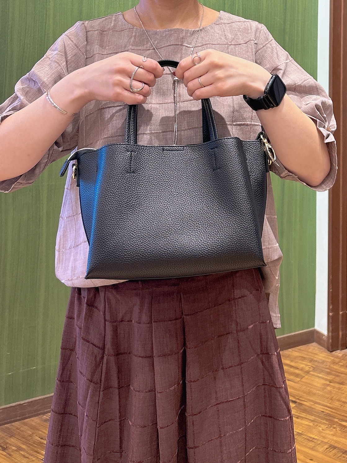 かおりさんの「SHOO･LA･RUE｜【セットアップ可/S-LL】1枚で秋気分 モールチェックタックスリーブ ブラウス」を使ったコーディネート