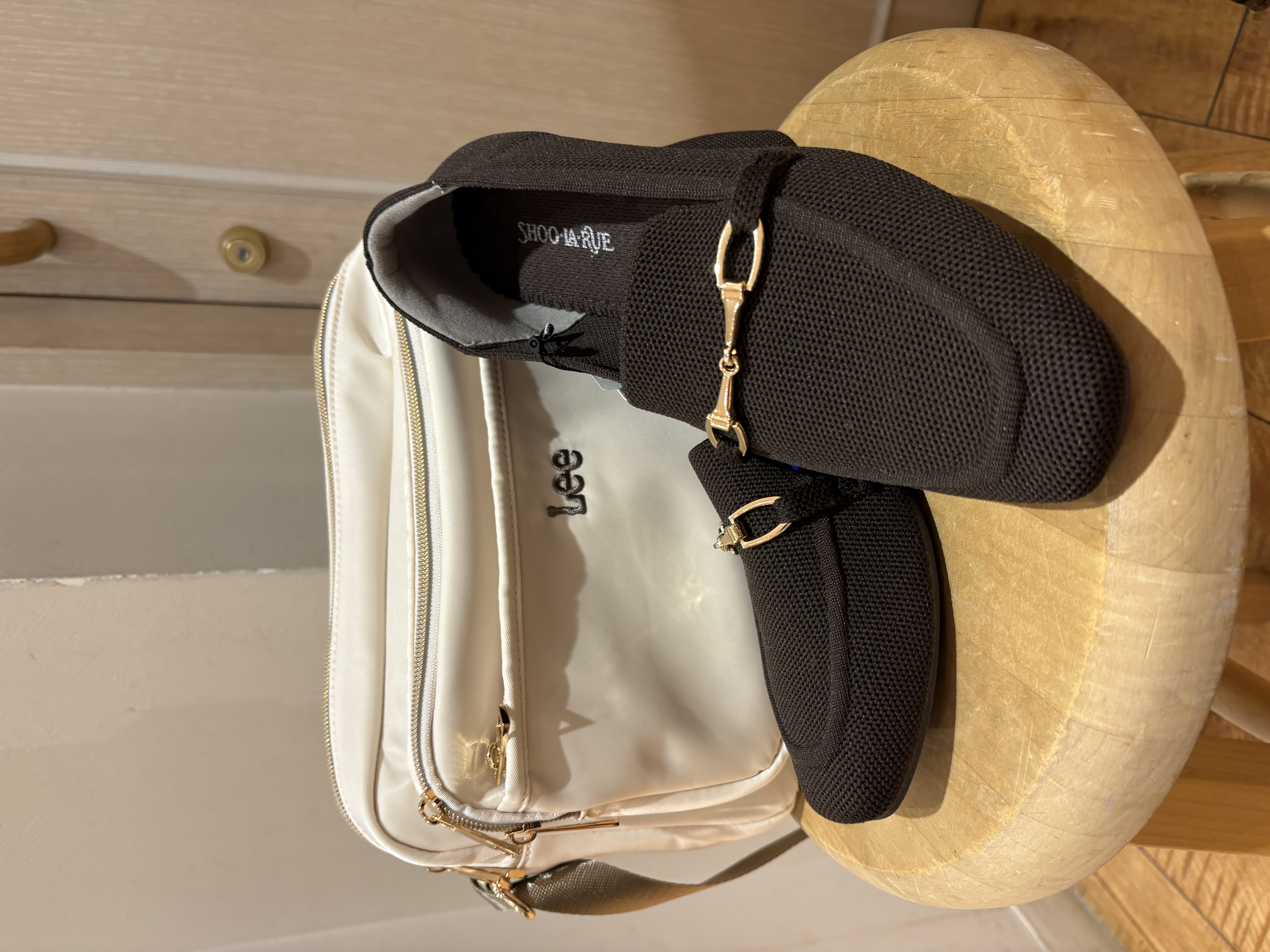 まるよOTさんの「SHOO･LA･RUE｜【洗濯後しわになりにくい/インせずきまる】シンプルだけど女性らしい 麻調スキッパーブラウス」を使ったコーディネート