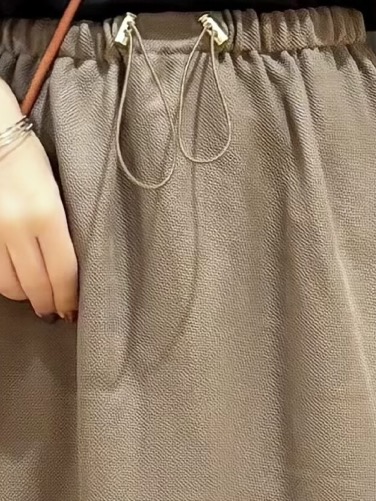 meiさんの「SHOO･LA･RUE｜【S-LL/洗濯機可】大人のベーシックカラープリントTシャツ」を使ったコーディネート