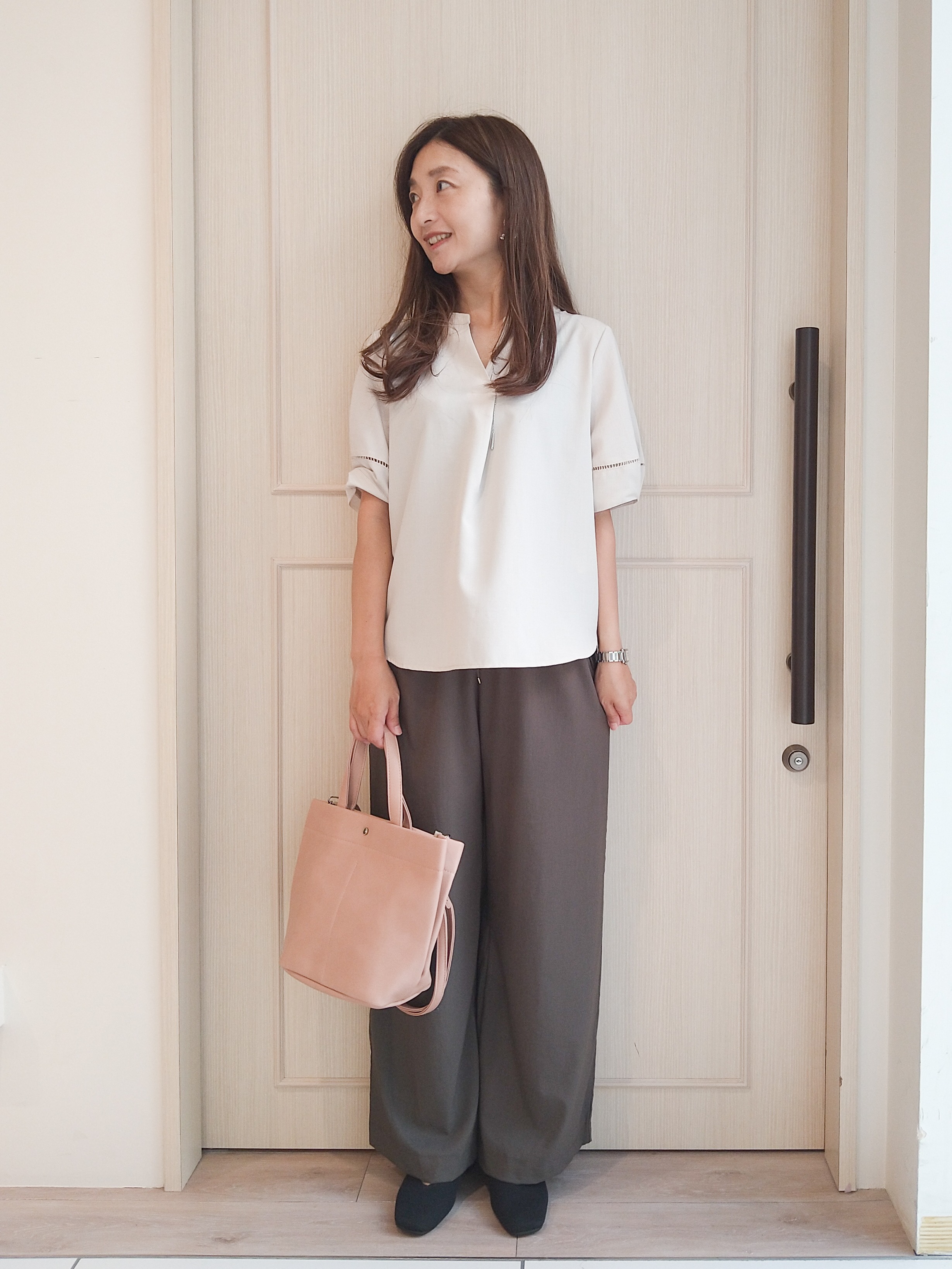 mi-saさんの「SHOO･LA･RUE｜【洗濯後しわになりにくい/インせずきまる】シンプルだけど女性らしい 麻調スキッパーブラウス」を使ったコーディネート