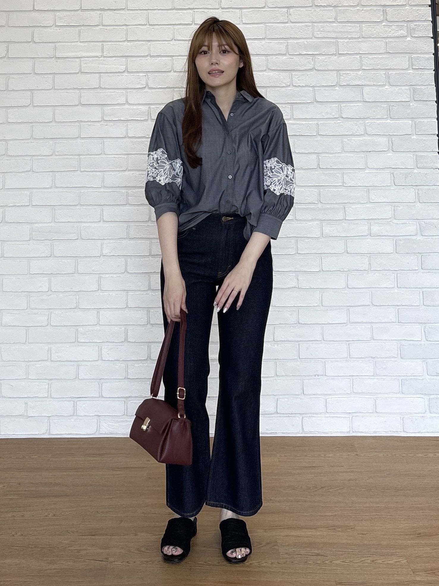 sayaさんの「grove｜さりげなく華やぐ レースボリュームスリーブシャツ」を使ったコーディネート