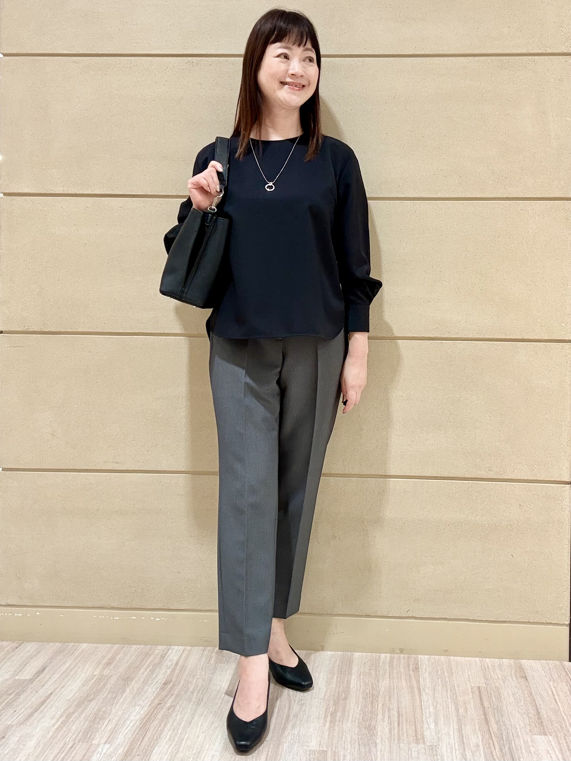 Marさんの「Reflect｜【通勤】きれいめラウンドネックブラウス」を使ったコーディネート