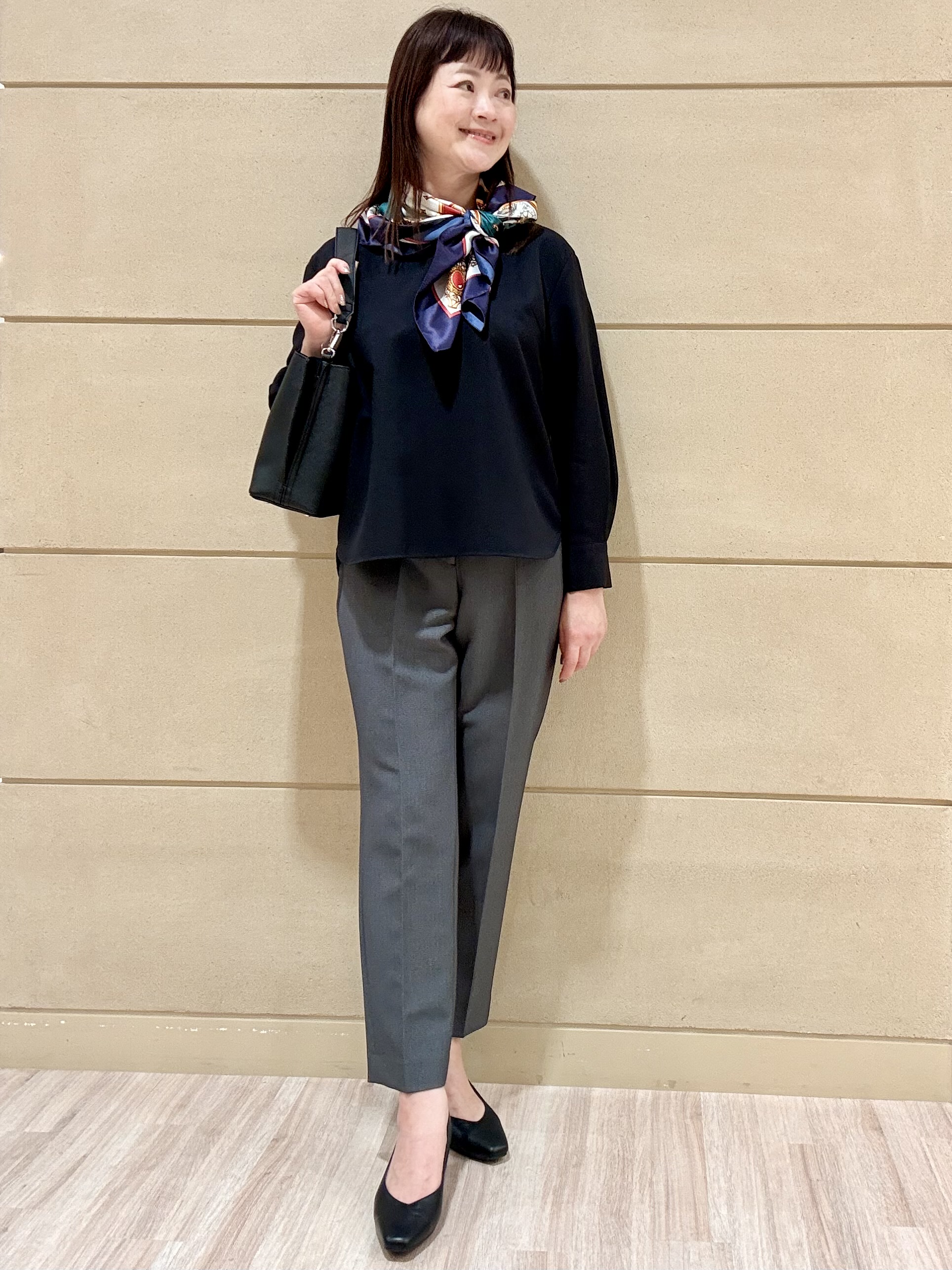 Marさんの「Reflect｜【通勤】きれいめラウンドネックブラウス」を使ったコーディネート