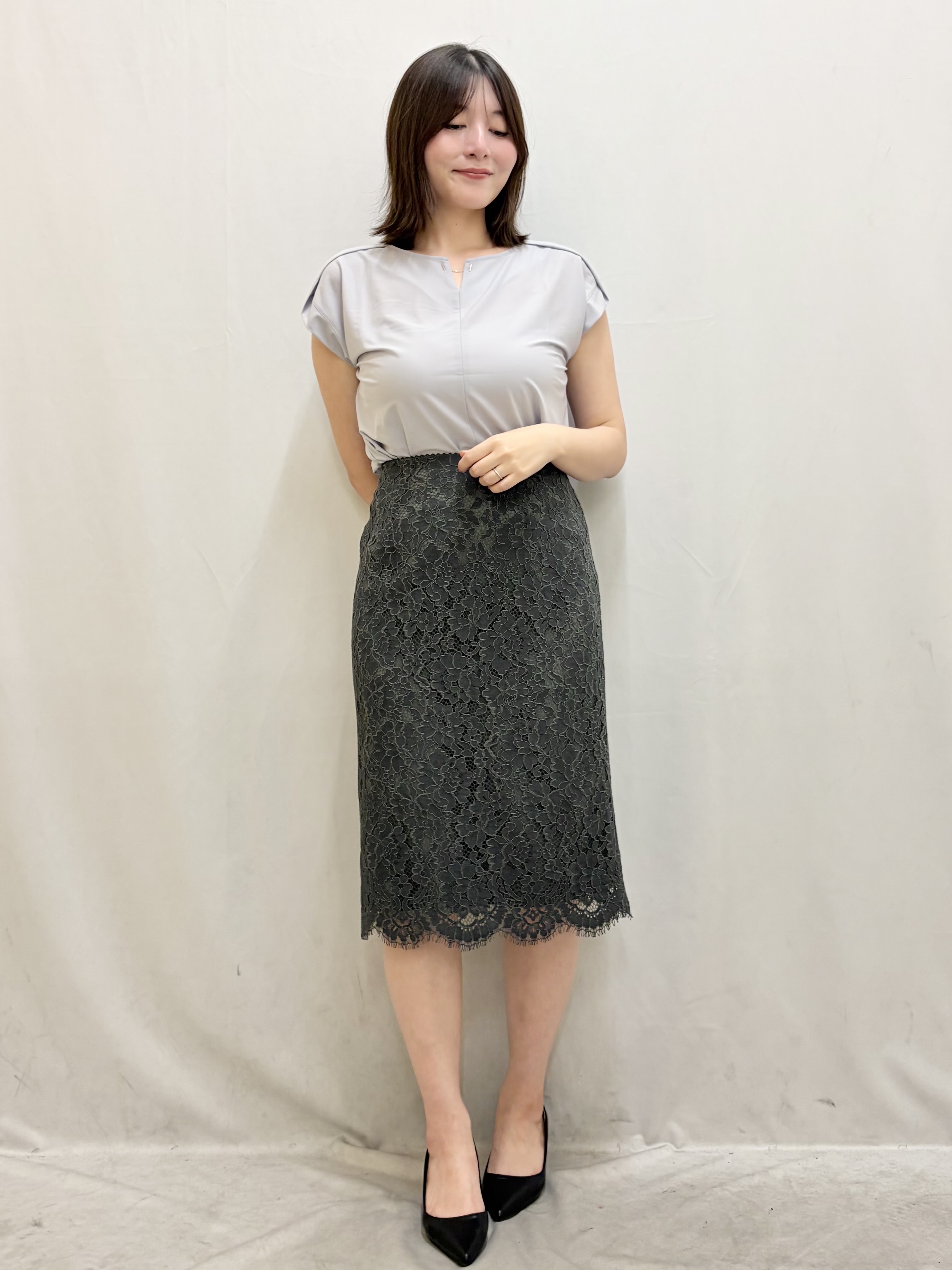 kasumiさんの「index｜【接触冷感】ひんやりキーネックフレンチトップス《洗濯機OK》」を使ったコーディネート