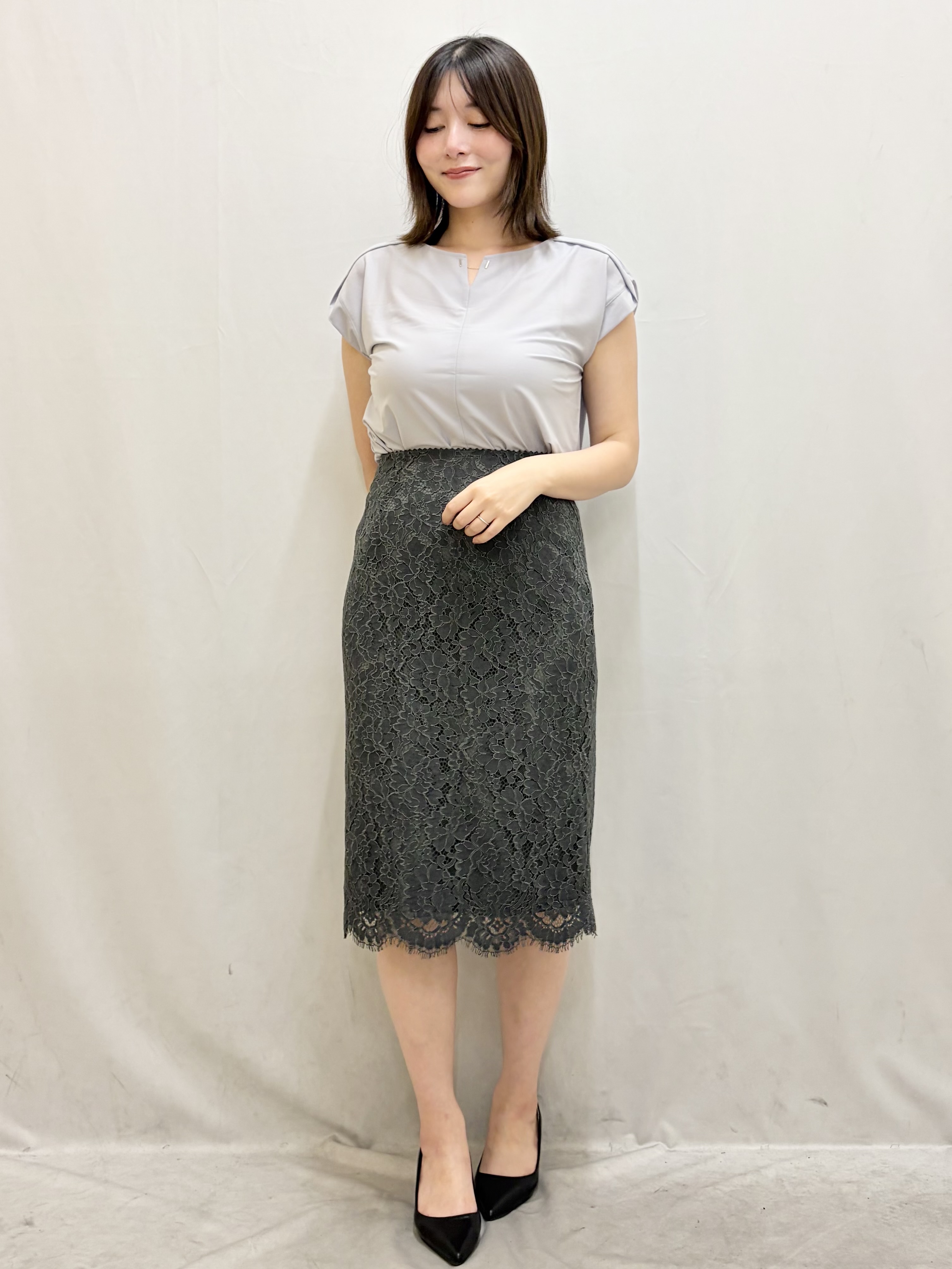 kasumiさんの「index｜【接触冷感】ひんやりキーネックフレンチトップス《洗濯機OK》」を使ったコーディネート