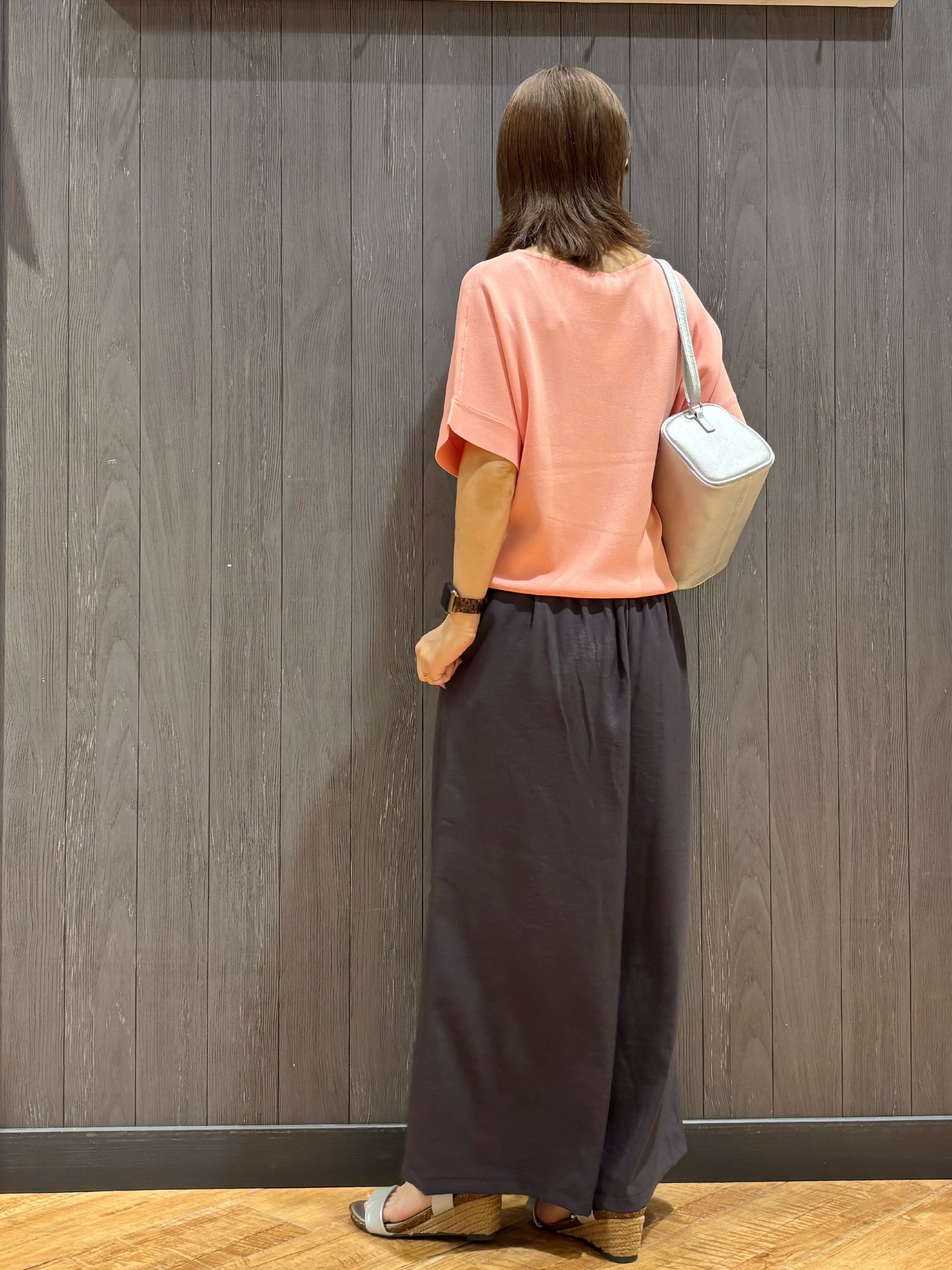 meiさんの「SHOO･LA･RUE｜【毎日洗える/UV】二の腕隠れる さらっとドルマン半袖ニット」を使ったコーディネート