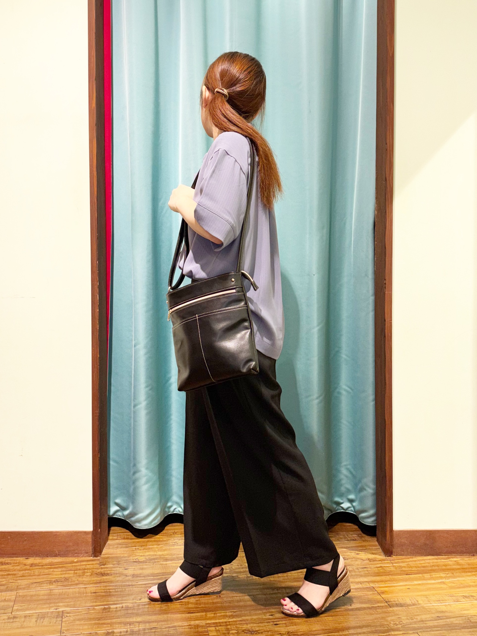 tukiさんの「SHOO･LA･RUE｜【通気性〇/UV/S-LL】洗濯後しわになりにくい とろみストライプシャツ」を使ったコーディネート
