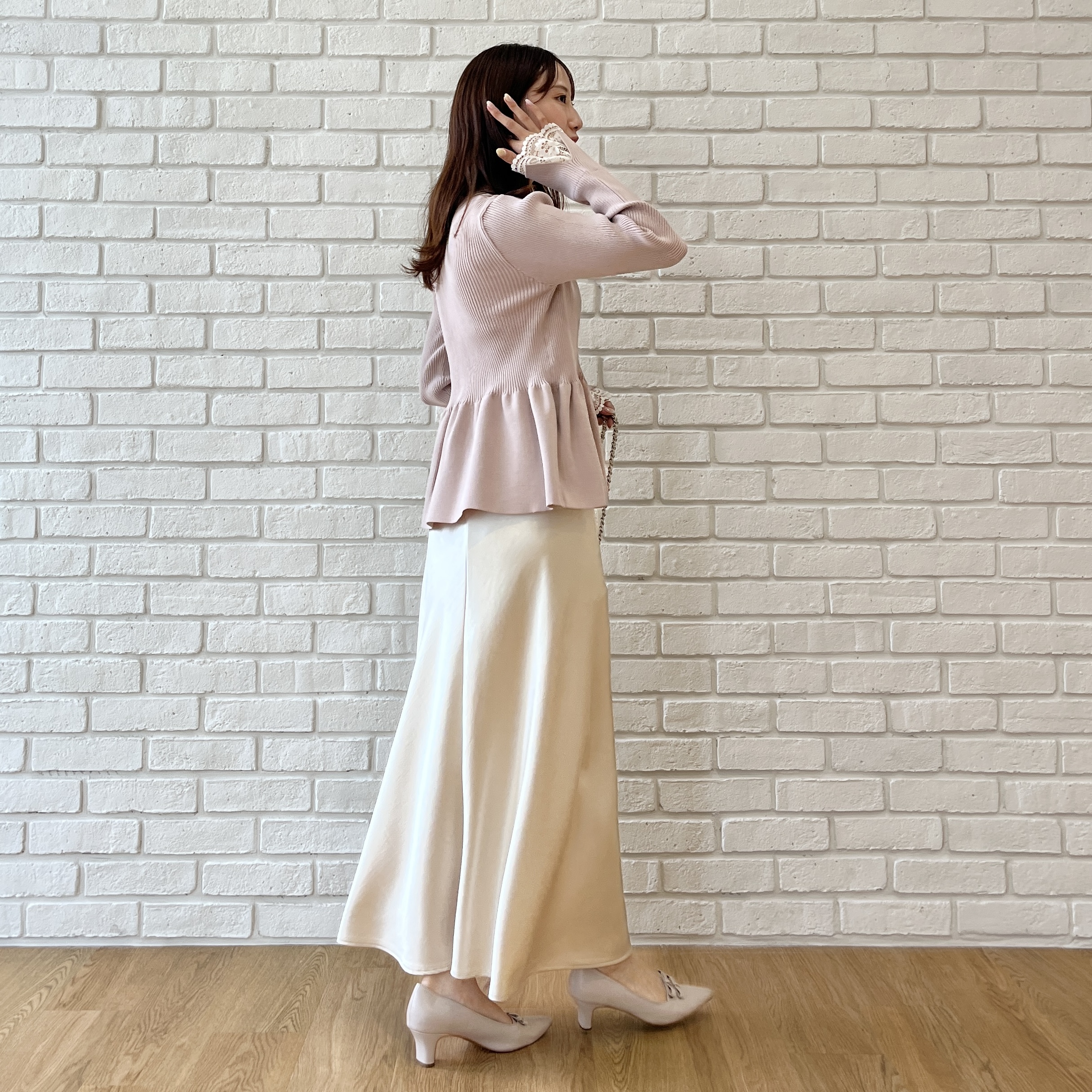 はばさんの「Couture brooch｜【上品見えの袖レース】ペプラム カーディガン」を使ったコーディネート