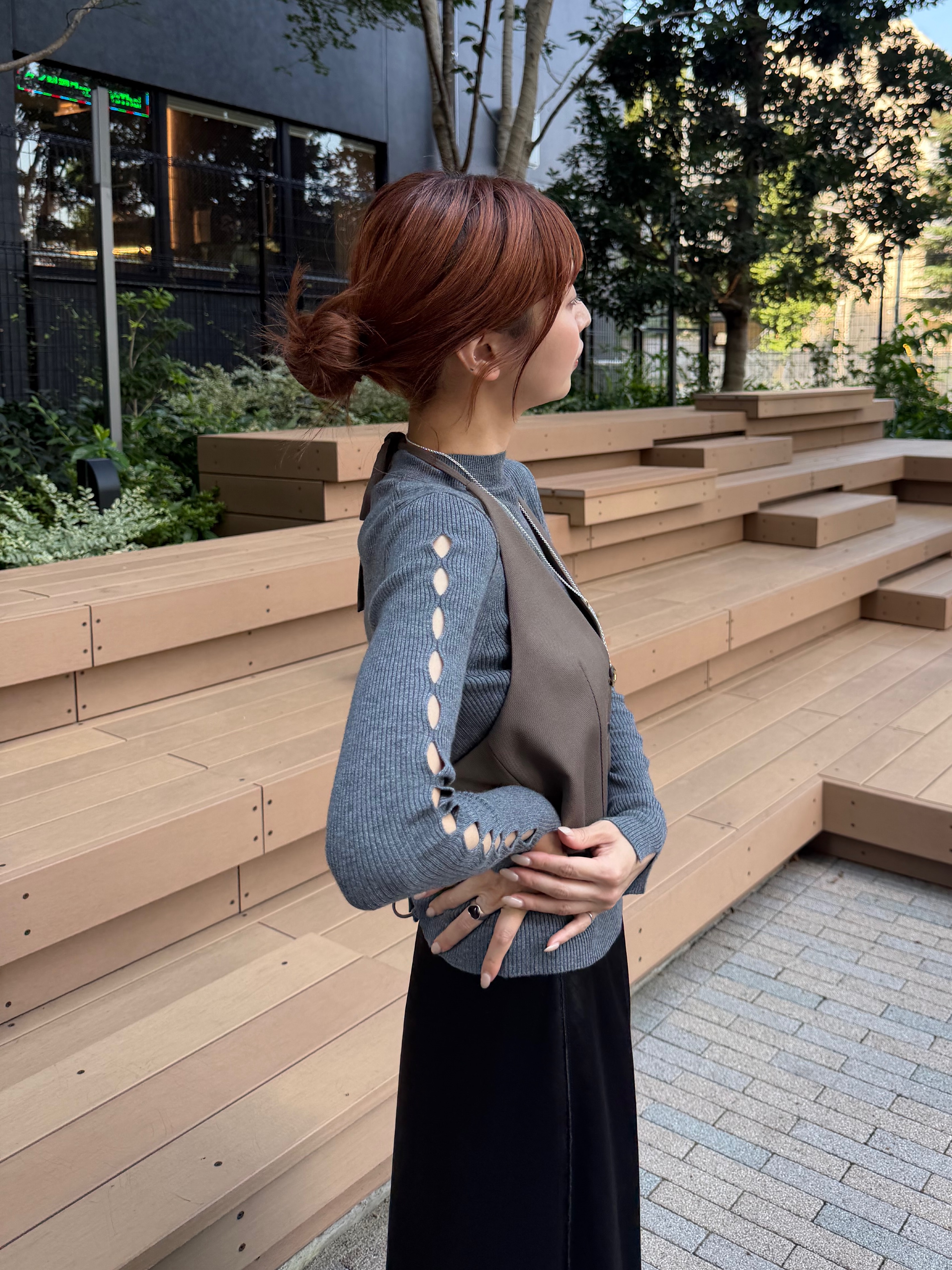 kanamiさんの「CODE A｜cut－out sleeve knit top」を使ったコーディネート