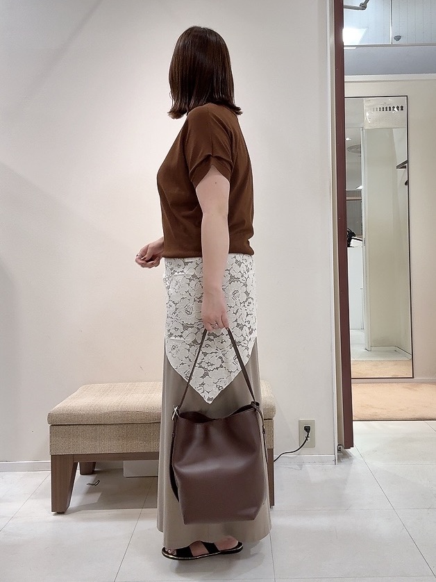 YUIさんの「UNTITLED｜【肌に張りつきにくい/前後2WAY】ドライタッチコットンプルオーバー」を使ったコーディネート