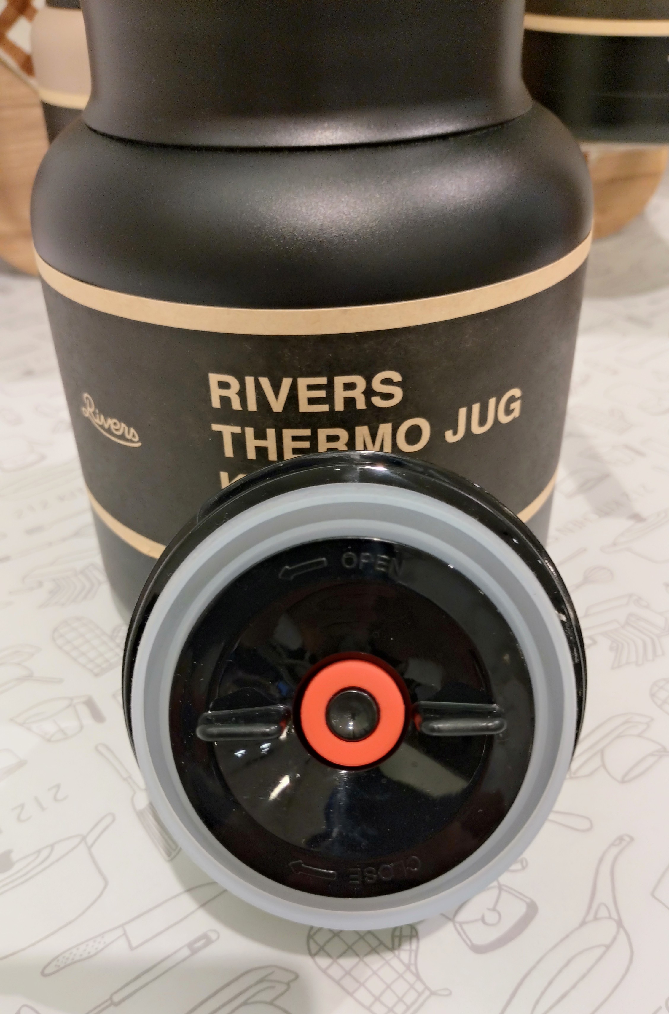 PANタナカさんの「212 KITCHEN STORE｜サーモジャグ キート 1600 ブラック ＜RIVERS リバース＞」を使ったコーディネート