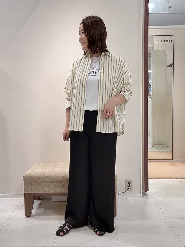 YUIさんの「UNTITLED｜【秋映え/羽織り】ストライプシャツ」を使ったコーディネート