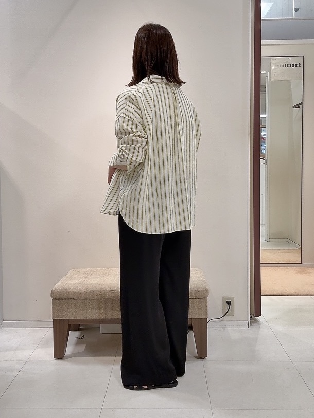 YUIさんの「UNTITLED｜【秋映え/羽織り】ストライプシャツ」を使ったコーディネート
