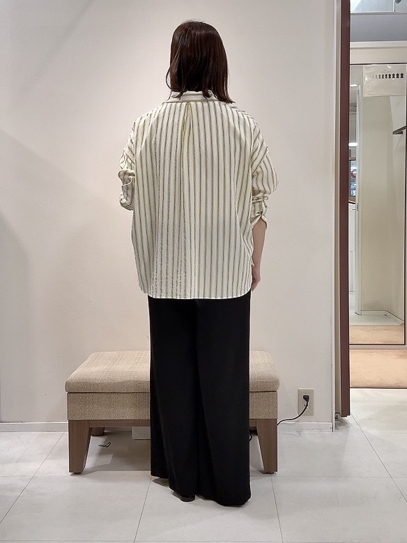 YUIさんの「UNTITLED｜【秋映え/羽織り】ストライプシャツ」を使ったコーディネート